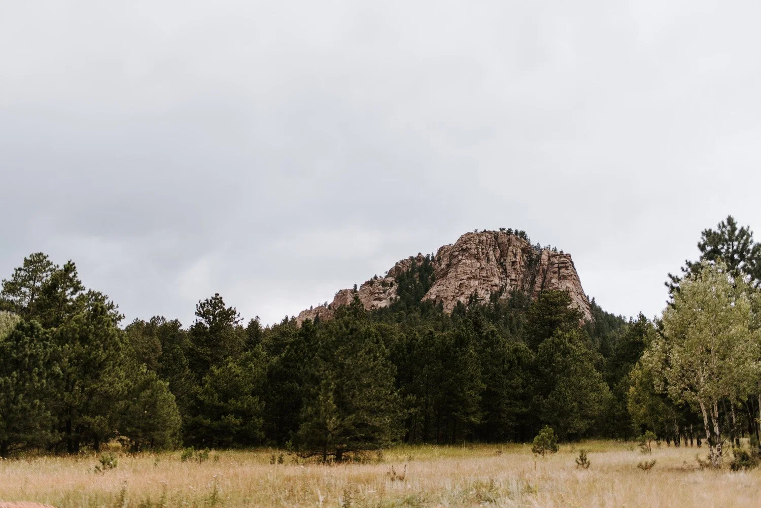 Mountain View Ranch, Mountain View Ranch Wedding, Colorado Wedding Photographer, Pine Colorado Wedding, Pine Wedding Photographer, Mountain Wedding Photographer, Colorado Mountain Wedding, Colorado Wedding Venue, Colorado destination wedding, rainy