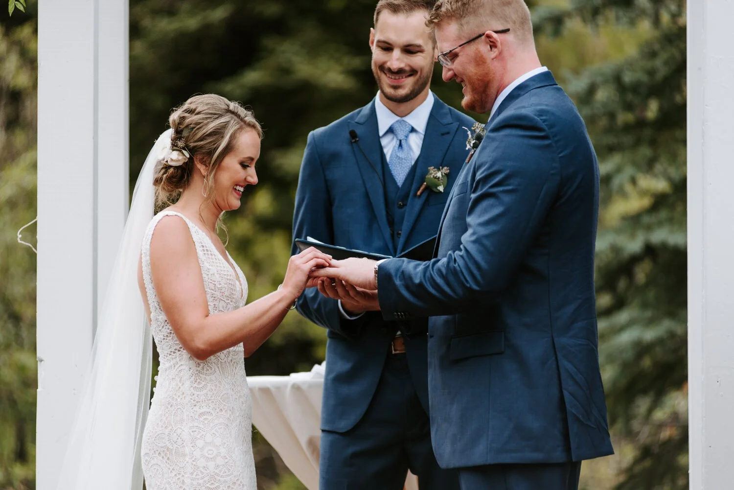 Mountain View Ranch, Mountain View Ranch Wedding, Colorado Wedding Photographer, Pine Colorado Wedding, Pine Wedding Photographer, Mountain Wedding Photographer, Colorado Mountain Wedding, Colorado Wedding Venue, Colorado destination wedding, rainy