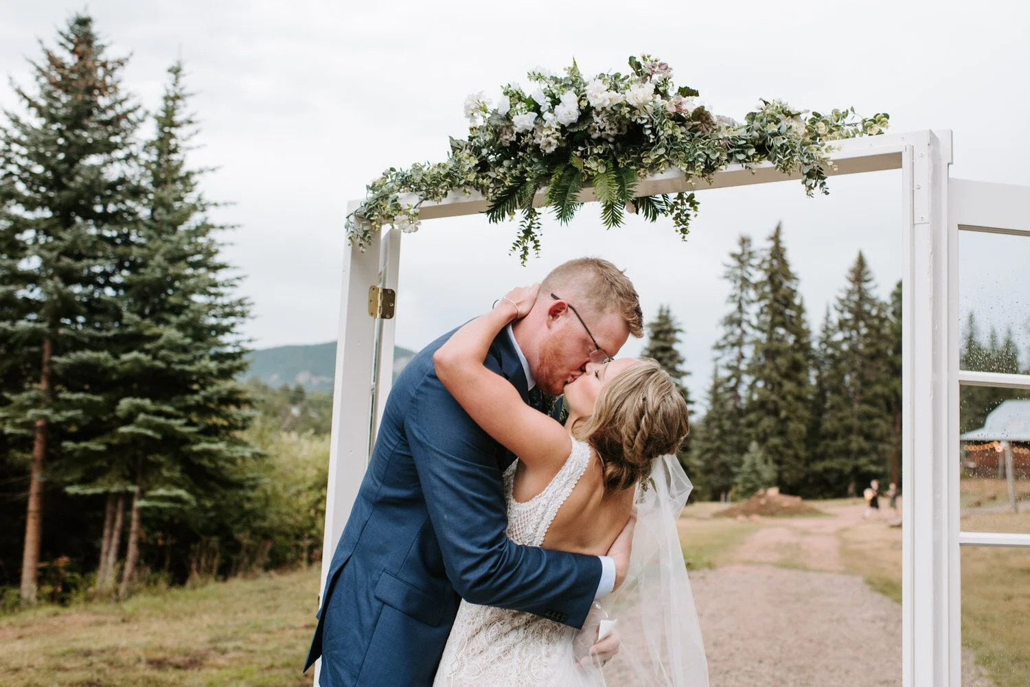 Mountain View Ranch, Mountain View Ranch Wedding, Colorado Wedding Photographer, Pine Colorado Wedding, Pine Wedding Photographer, Mountain Wedding Photographer, Colorado Mountain Wedding, Colorado Wedding Venue, Colorado destination wedding, rainy
