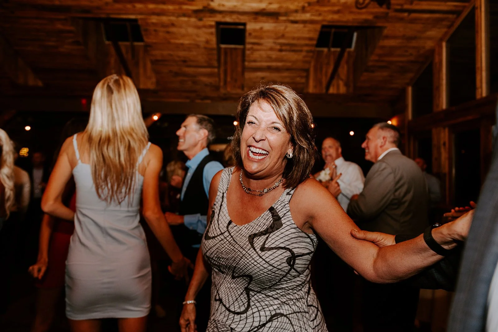 Mountain View Ranch, Mountain View Ranch Wedding, Colorado Wedding Photographer, Pine Colorado Wedding, Pine Wedding Photographer, Mountain Wedding Photographer, Colorado Mountain Wedding, Colorado Wedding Venue, Colorado destination wedding, rainy