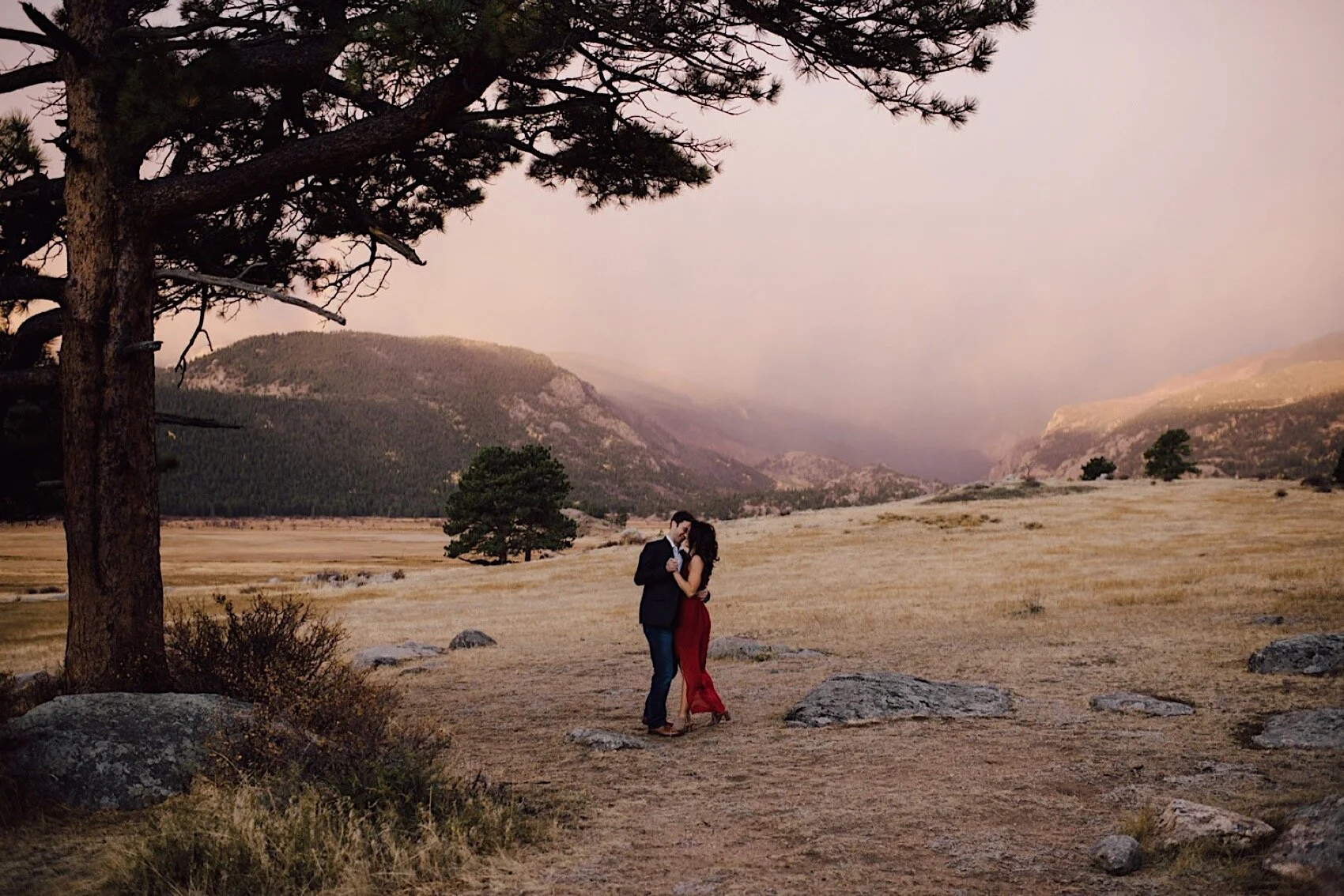  rmnp engagement session, colorado engagement photos, Hiking Engagement Session, colorado elopement, colorado elopement photographer, places to elope colorado, 3M curve Photographer, colorado Wedding, rmnp Engagement, Adventure Engagement Session, ro