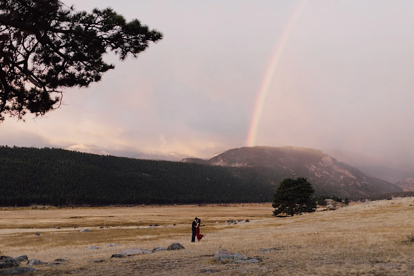  rmnp engagement session, colorado engagement photos, Hiking Engagement Session, colorado elopement, colorado elopement photographer, places to elope colorado, 3M curve Photographer, colorado Wedding, rmnp Engagement, Adventure Engagement Session, ro