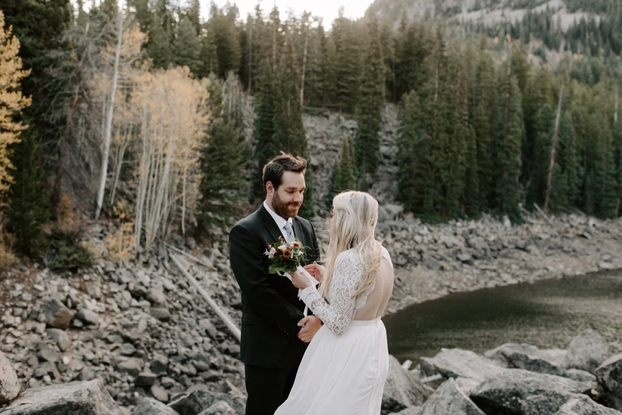 Colorado Elopement Photographer, Colorado Elopement Ideas, Colorado Mountain Elopement, Aspen Elopement Photographer, Maroon Bells Elopement, Independence Pass Elopement, Denver Elopement Photographer, Boulder Elopement Photographer, Adventure Elope