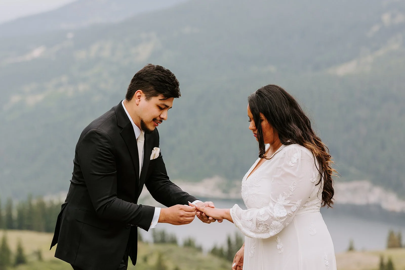Breckenridge Elopement Gaby Oscar64.jpg