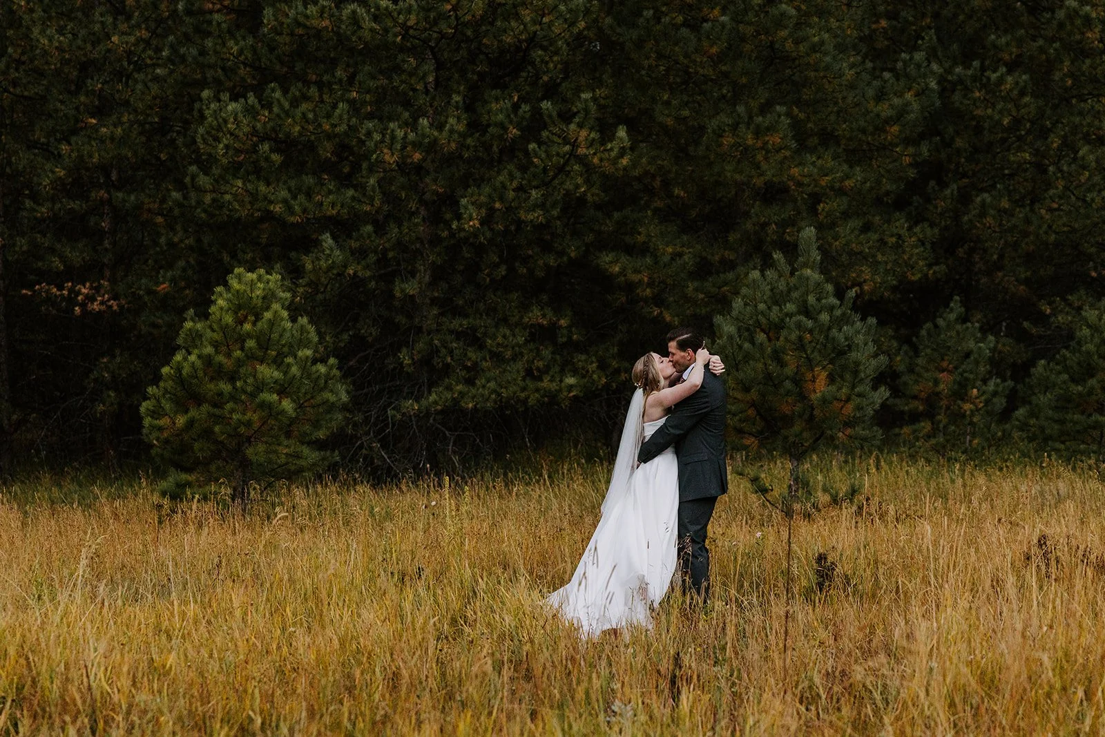 Mountain View Ranch Colorado Wedding167.jpg