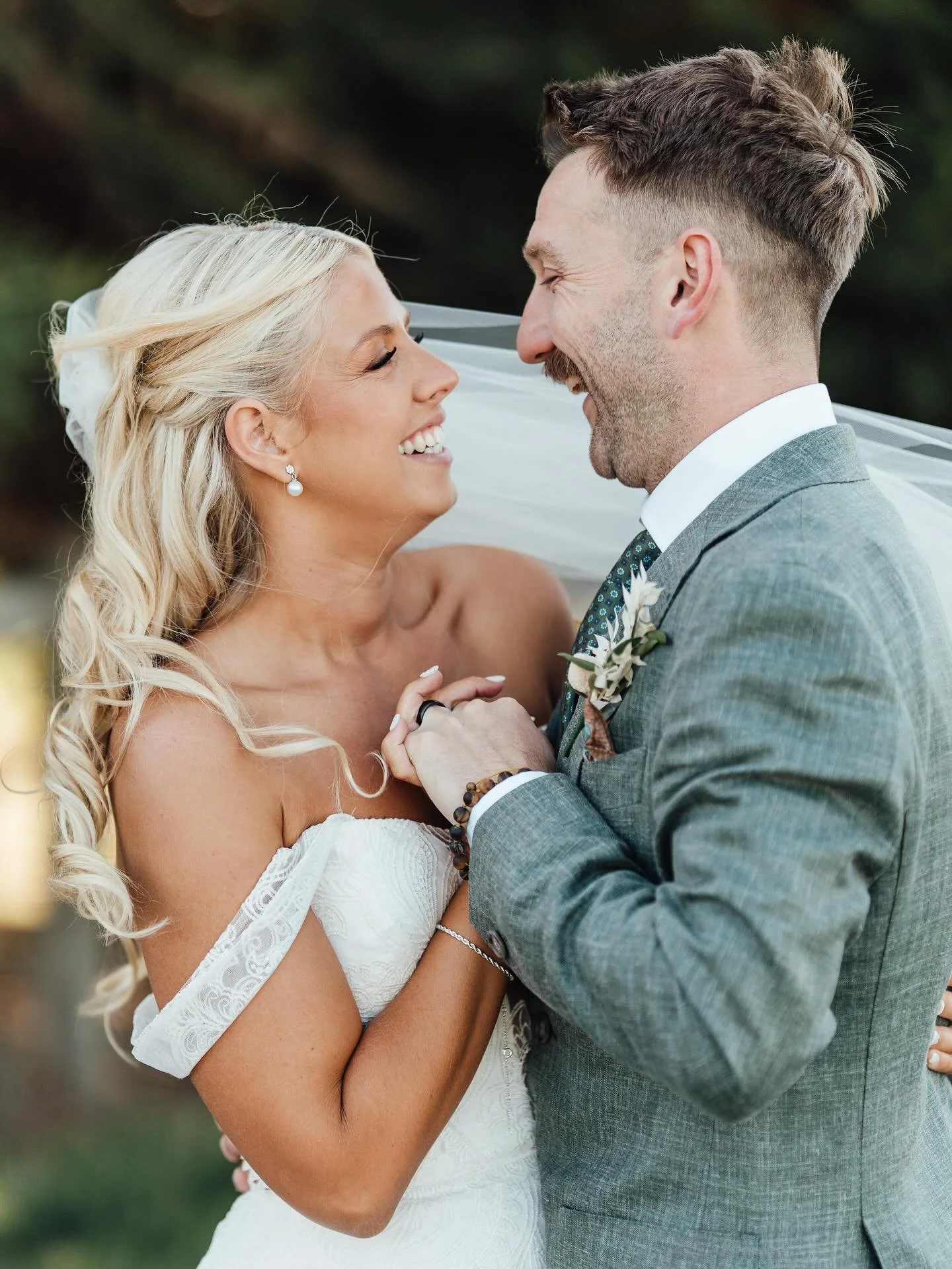 &lsquo;&rsquo;Words can&rsquo;t describe how amazing Lauren was as our celebrant and we are so grateful to have her there on our special day. 

Throughout the whole journey she portrayed excellent communication and professionalism, captured our love 