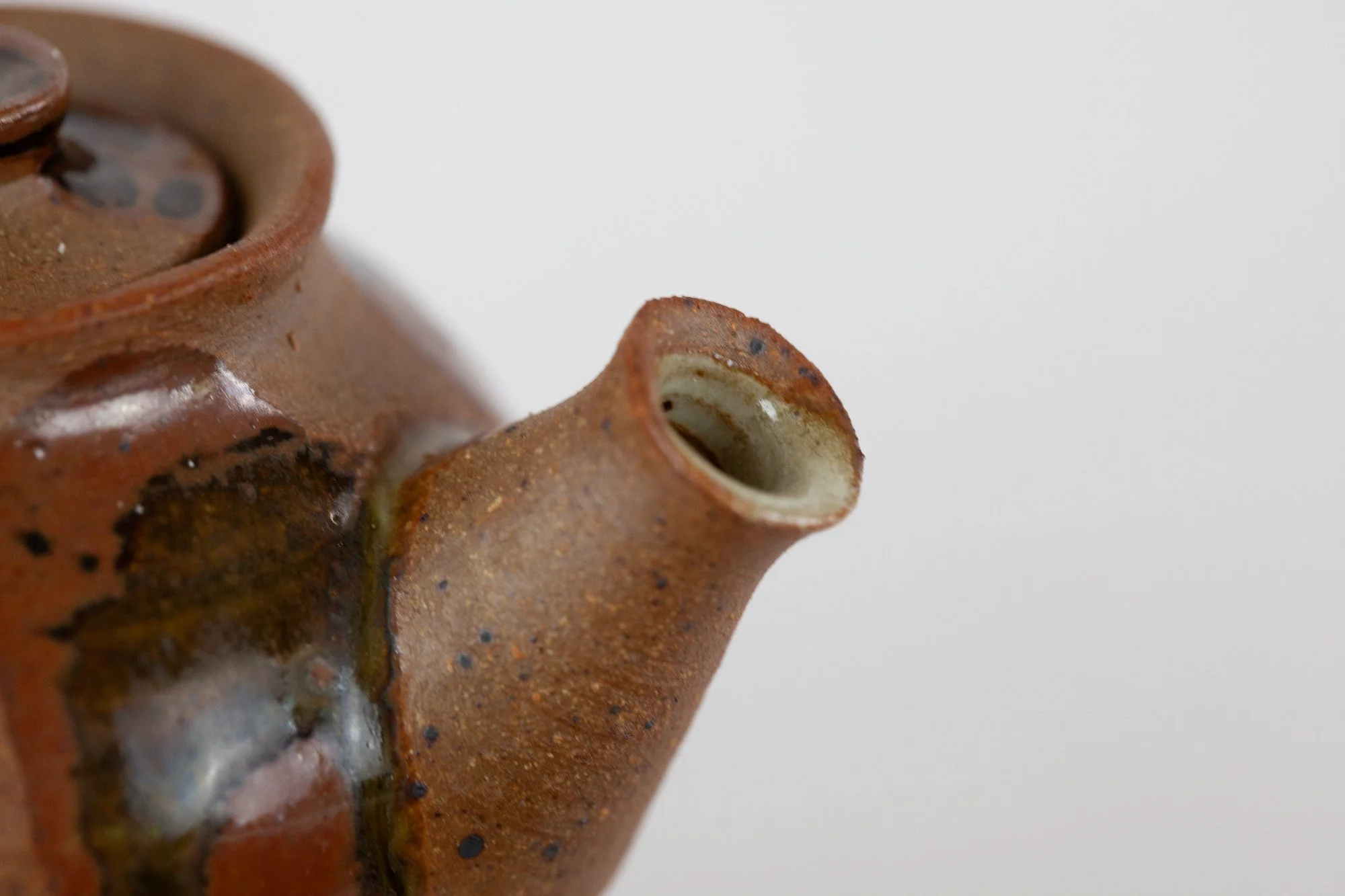 soy pourer detail.jpg