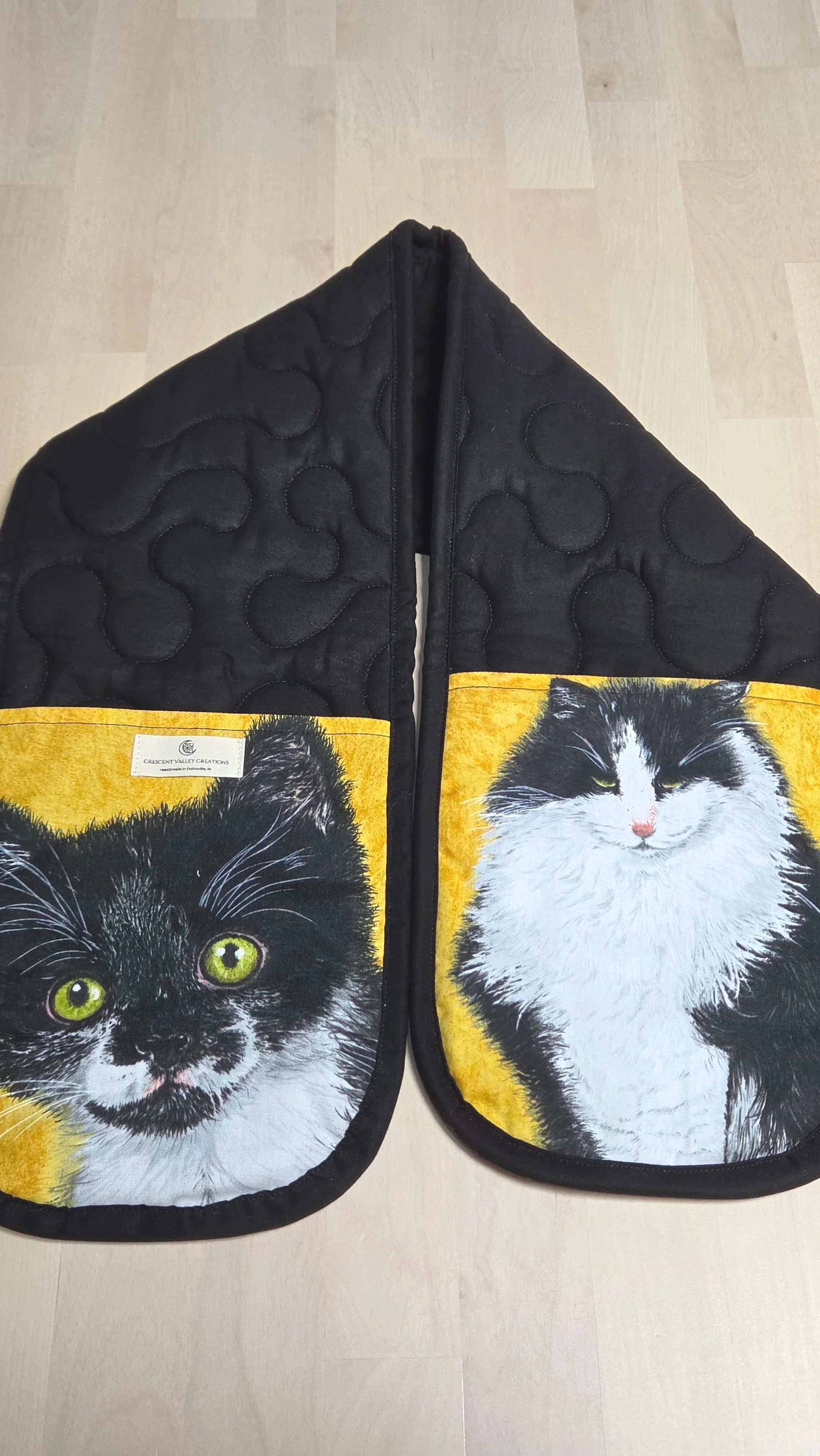 Cats+on+Yellow+Pockets.jpg