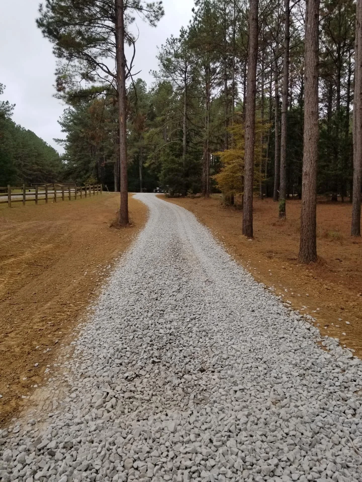 gravel driveway installation Mississippi for rural property