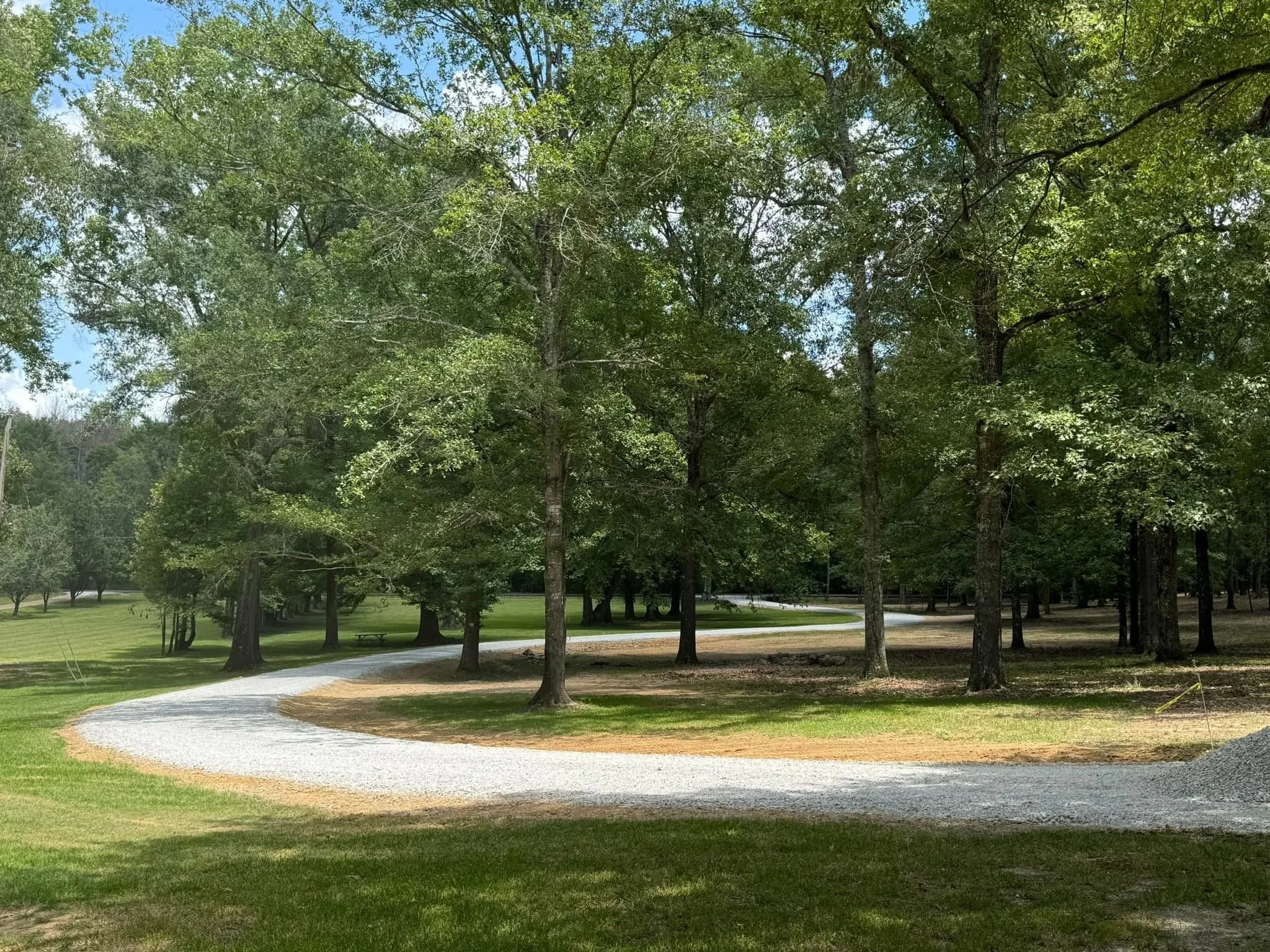 aggregate driveway installation in Mississippi with proper road base