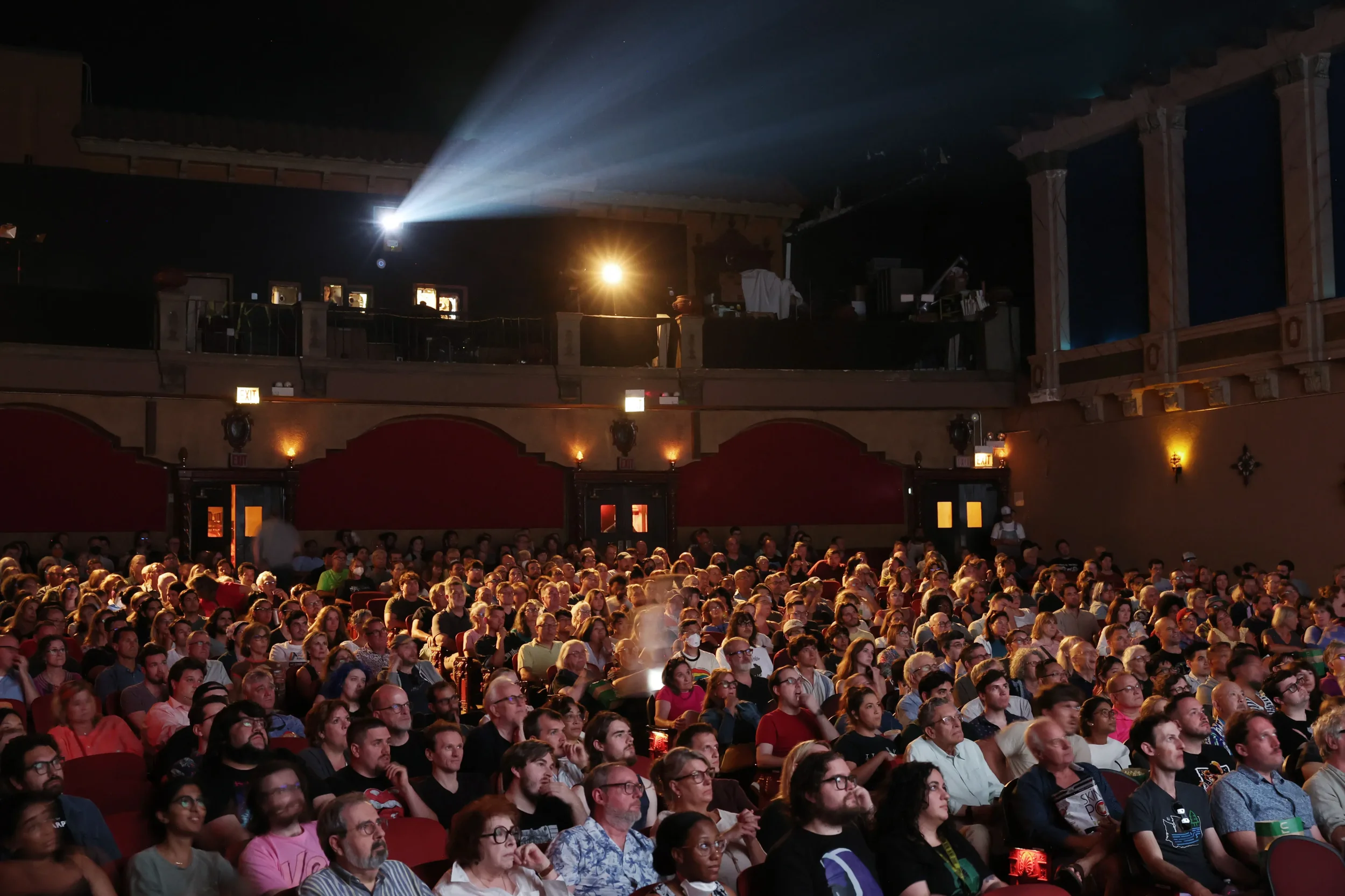 theater+crowd.png