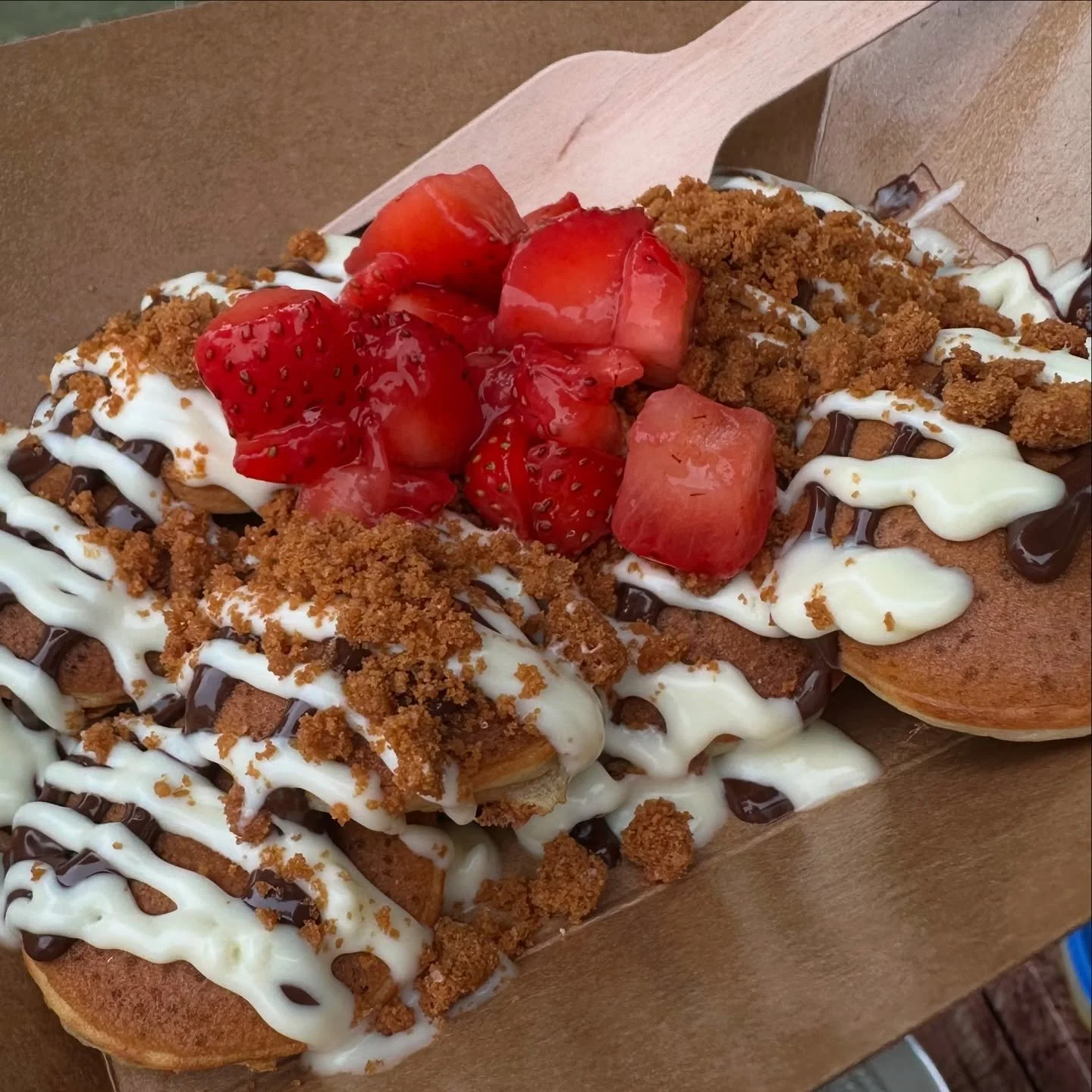 Our mini white chocolate and lotus crumb pancakes 🥞

#surreyevents #pancakes #pancakecart #birthdayparty #surreywedding