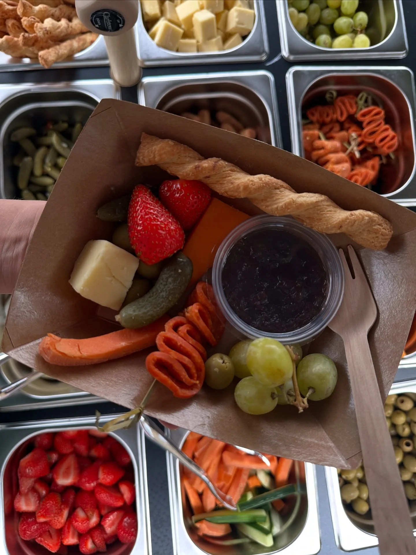 🧀 🫒

#charcuterie #eventscart #events #surreyevents #birthdayparty #surreycaterine #surreyparty