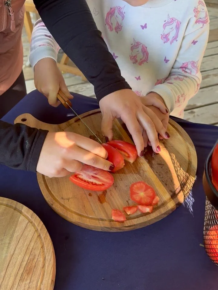 Our little homesteaders sauce making classes were so fun this morning! Can&rsquo;t wait to make more this Sunday and Monday! 

#enrichmentclass #enrichmentclassesforkids #fromscratchcooking #homemade #letthembelittle #longislandmoms #longislandlife #