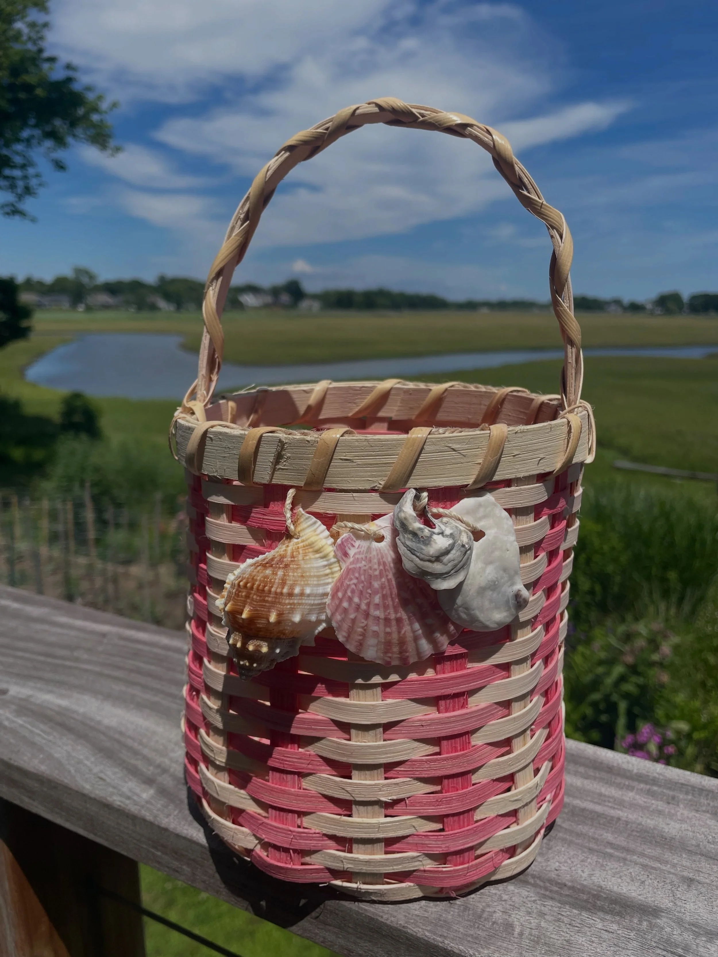 Teaching a shell basket class at @folklorethestore on Wednesday night &mdash; July 8, 6-9pm. 🧺🌸 Come on over!!! 

✍🏼 To sign up, call 203-896-0037
📍 266 Boston Post Road, Madison, CT 06443
📧 hello@folkloreflowerco.com