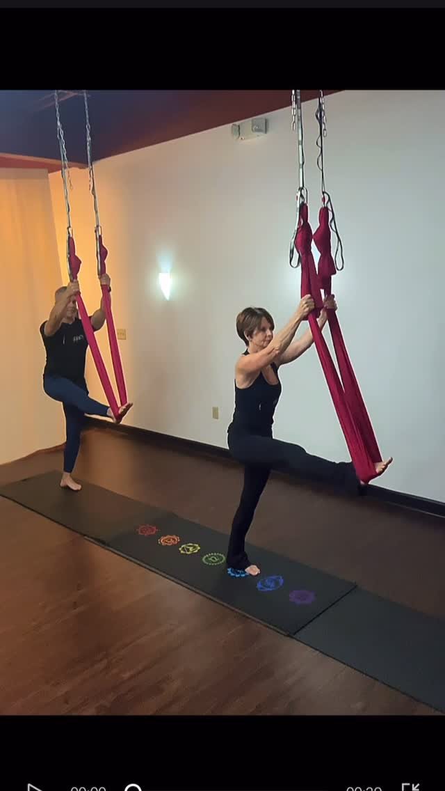 🧘‍♀️✨ Elevate your fitness game! Aerial yoga isn’t just fun—it’s the perfect cross-training tool for balance, core strength, and flexibility. Mix it up, level up! 💪 #CrossTraining #AerialYoga #BalancedFitness #MindBodyStrong