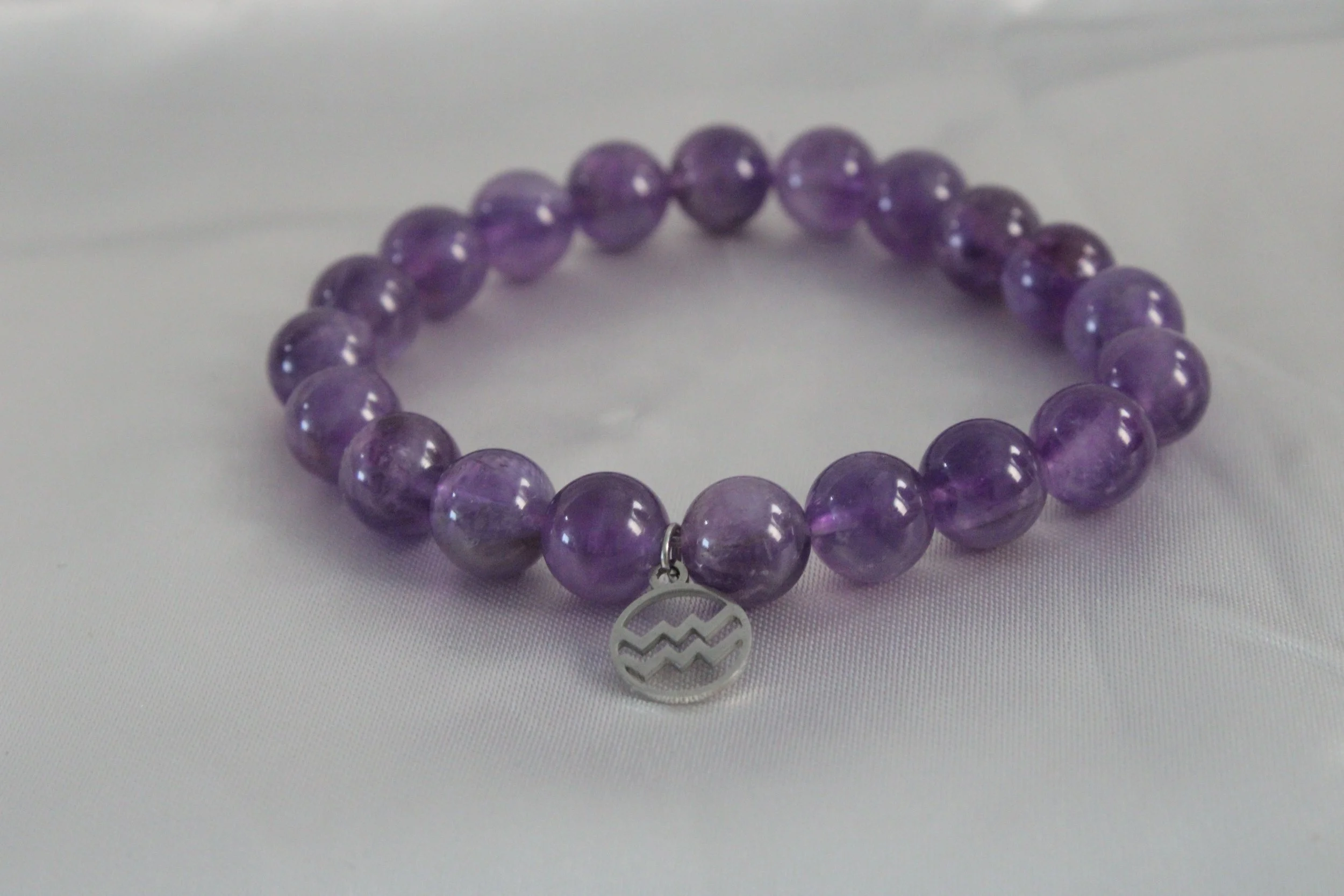 Amethyst/February: Aquarius (January 20 - February 18)