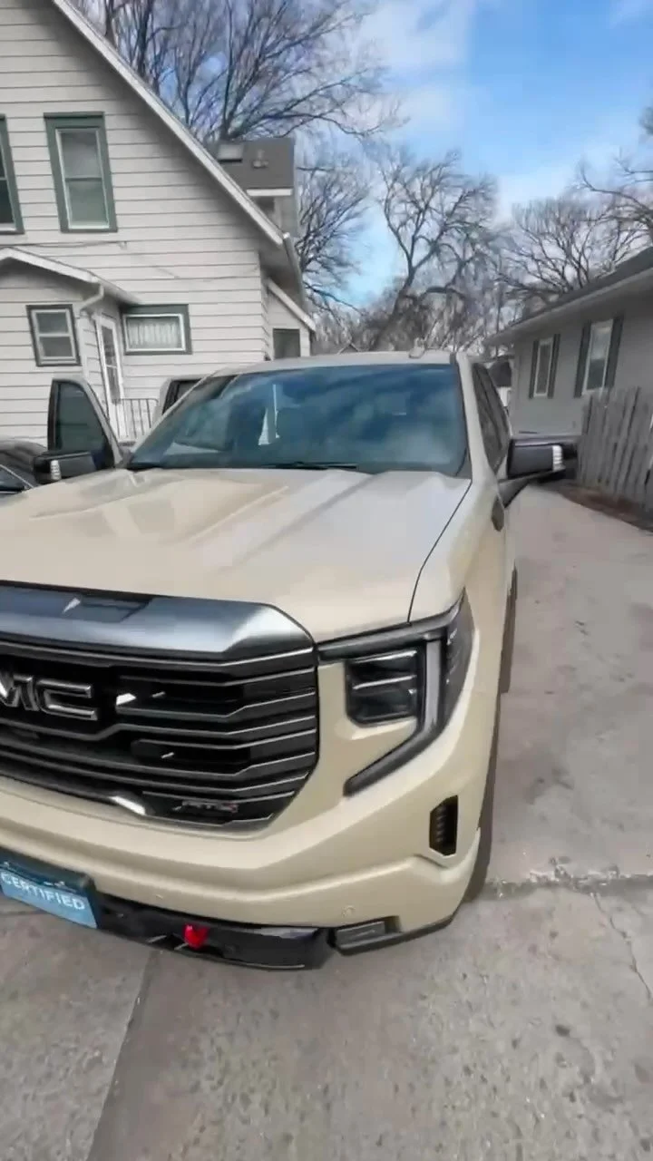 Don’t Panic! 🫨
.
.
.
#detailing #carcare #detailingcars #fargocarsandcoffee #auto #automotive #car #clean #spring #at4 #GMC #sierra