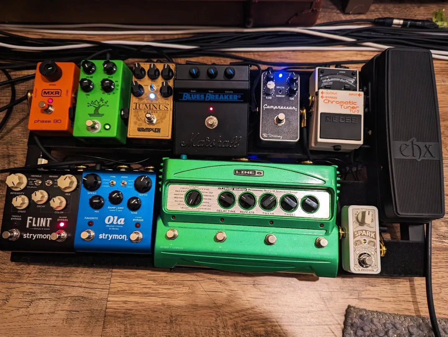 New pedalboard setup for the @chasingrecordsband show at @thebunkerstratford on March 23rd - the Wah is back in the lineup! Still a limited set of tickets available if you're looking for something on a Saturday night - tickets available here: https:/