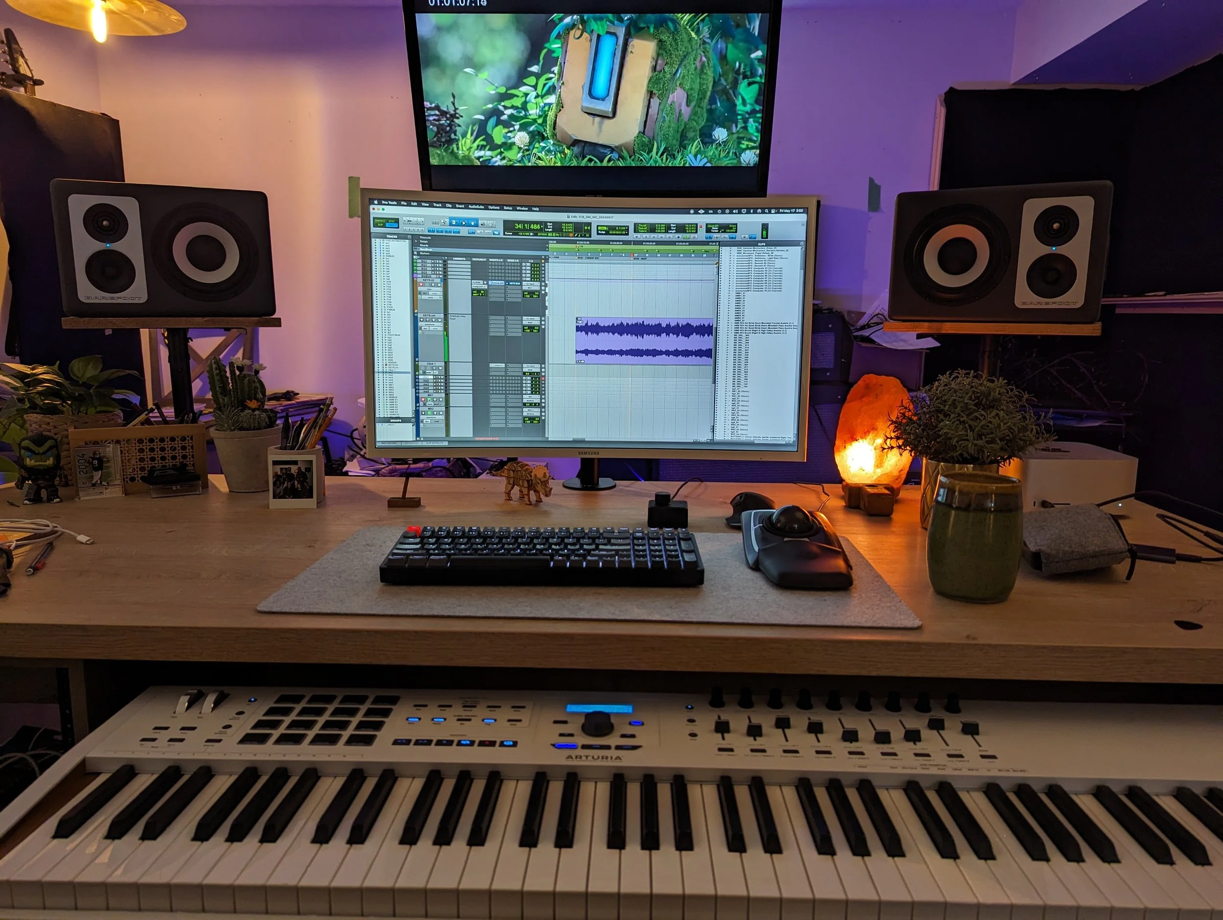 Yellow Door studio london ontario canada Geoff Mills musician recording studio space mac studio arturia creative recording space vintage