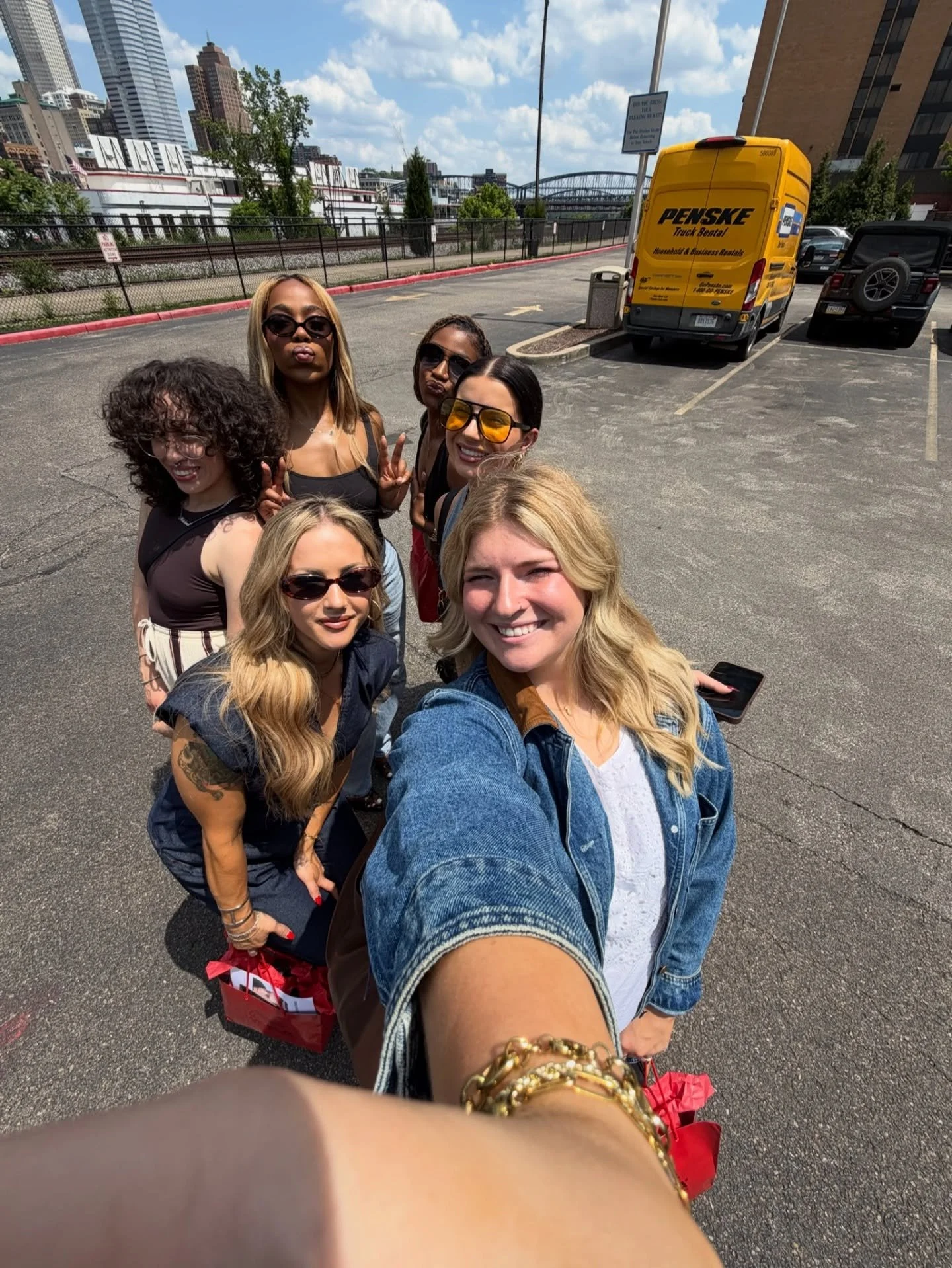 We took a trip to learn Wella! So grateful for our rep taking care of us to give you the best version of stylist we can be! 
@anthonycolesebastian X @brianacisneros 
You are idols 

THANK YOU 
XO KEEL 💋