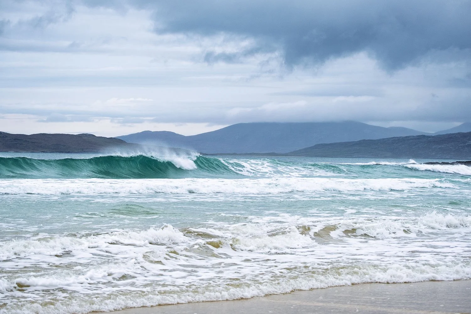 Scarista wave and sky.jpg