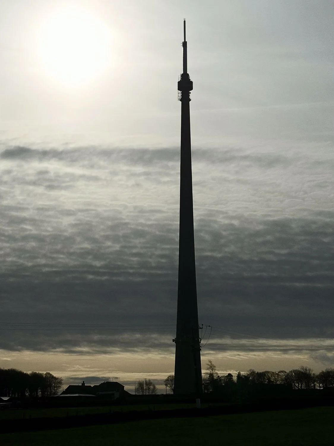 Emley Moor mast.jpg