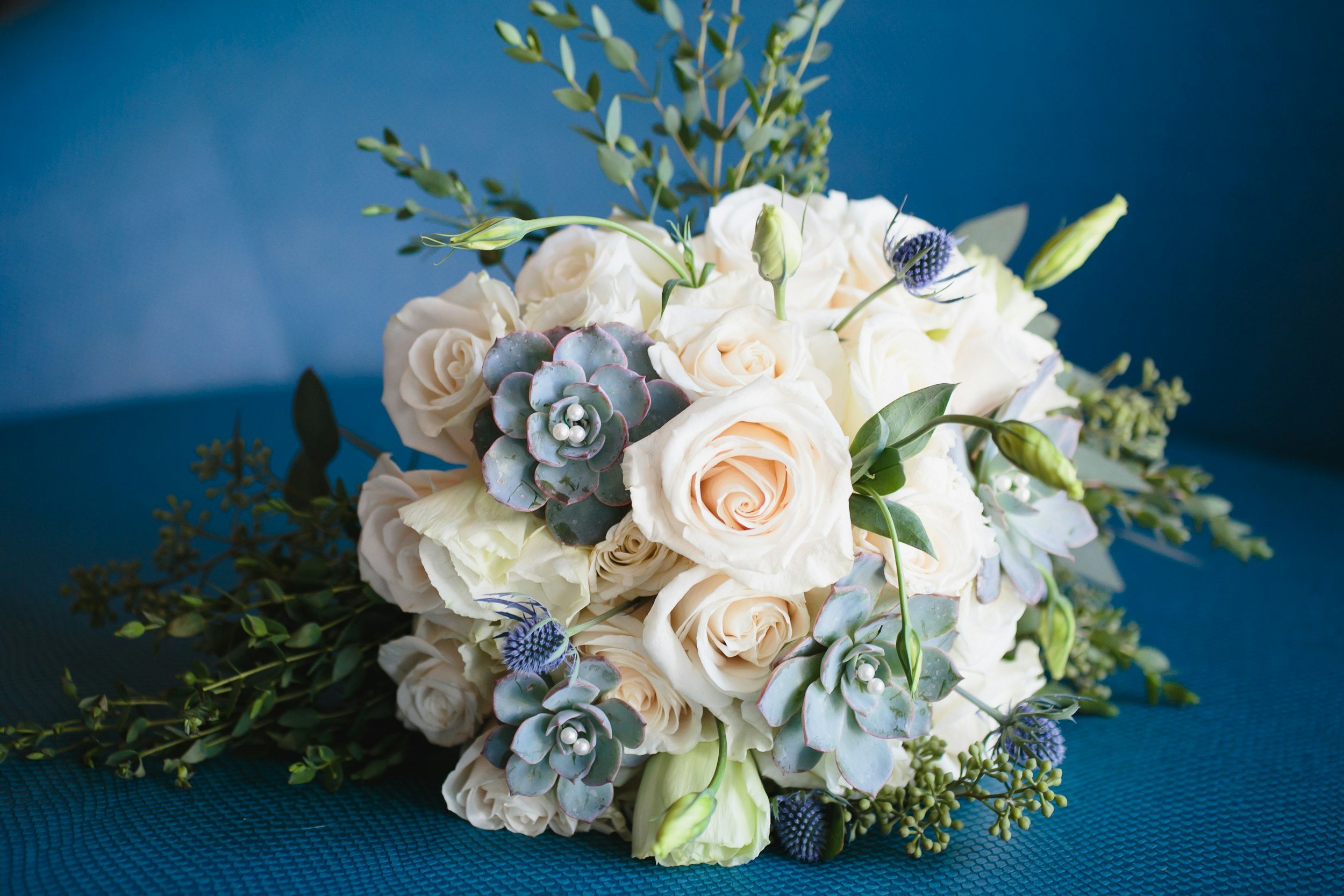 DIY Wedding Flowers vs Hiring a Florist: What Virginia Couples Need to Know