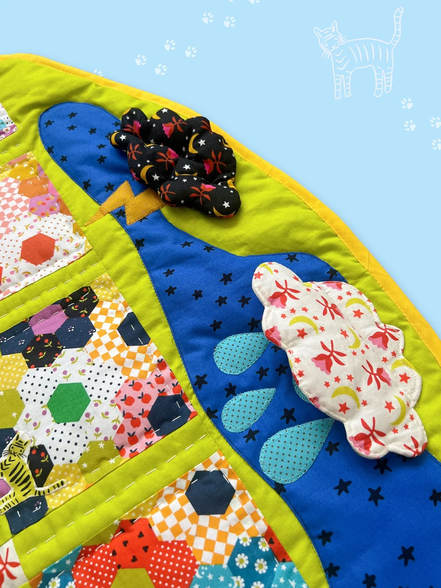 [repost] the troposphere | where squishy ⛈️ hide rain and thunder

#rubystarmakers #rubystarmakers2025 #catnapfabric #alexiamarcelleabegg #modafabrics #rubystarsociety #showmethemoda #fabricdesign #quiltingfabric #fabriccollection #aurifilartisan #au