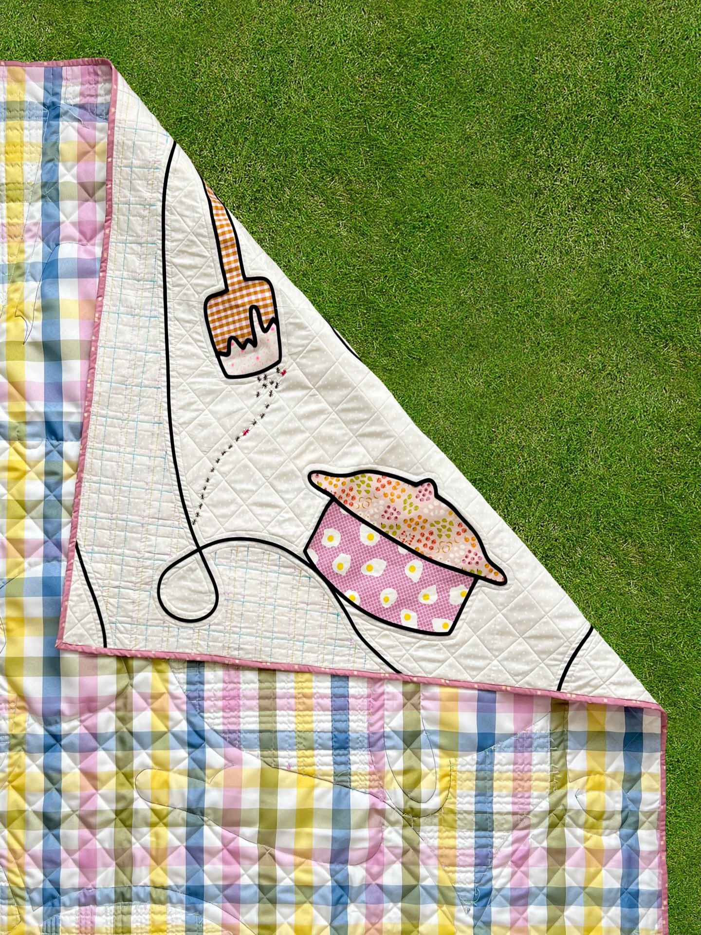 Ok&hellip; I didn&rsquo;t get to go to the park, so we will have to pretend 😇 Quilted picnic blanket with the delicious &ldquo;Egg and Friends&rdquo; collection by @kmelkight for @rubystarsociety 🧵 Pieced and quilted with MANY @aurifilthread : 50wt