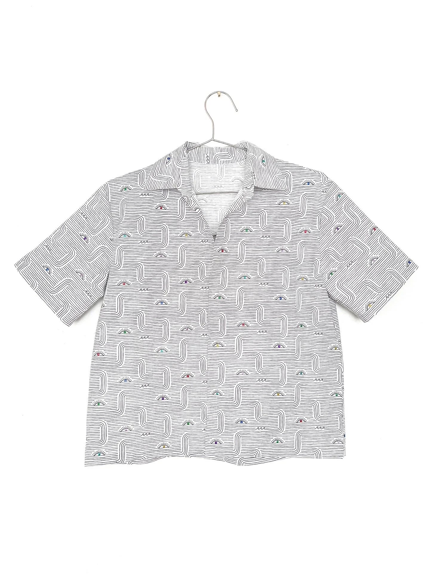 Minimalist bedazzle on a handmade shirt | hand sewn 4mm sequins
 Fabric: Sunset print from the Summer Lovin&rsquo;&nbsp;collection by @sassafraslane 
Thread: @aurifilthread monofilament