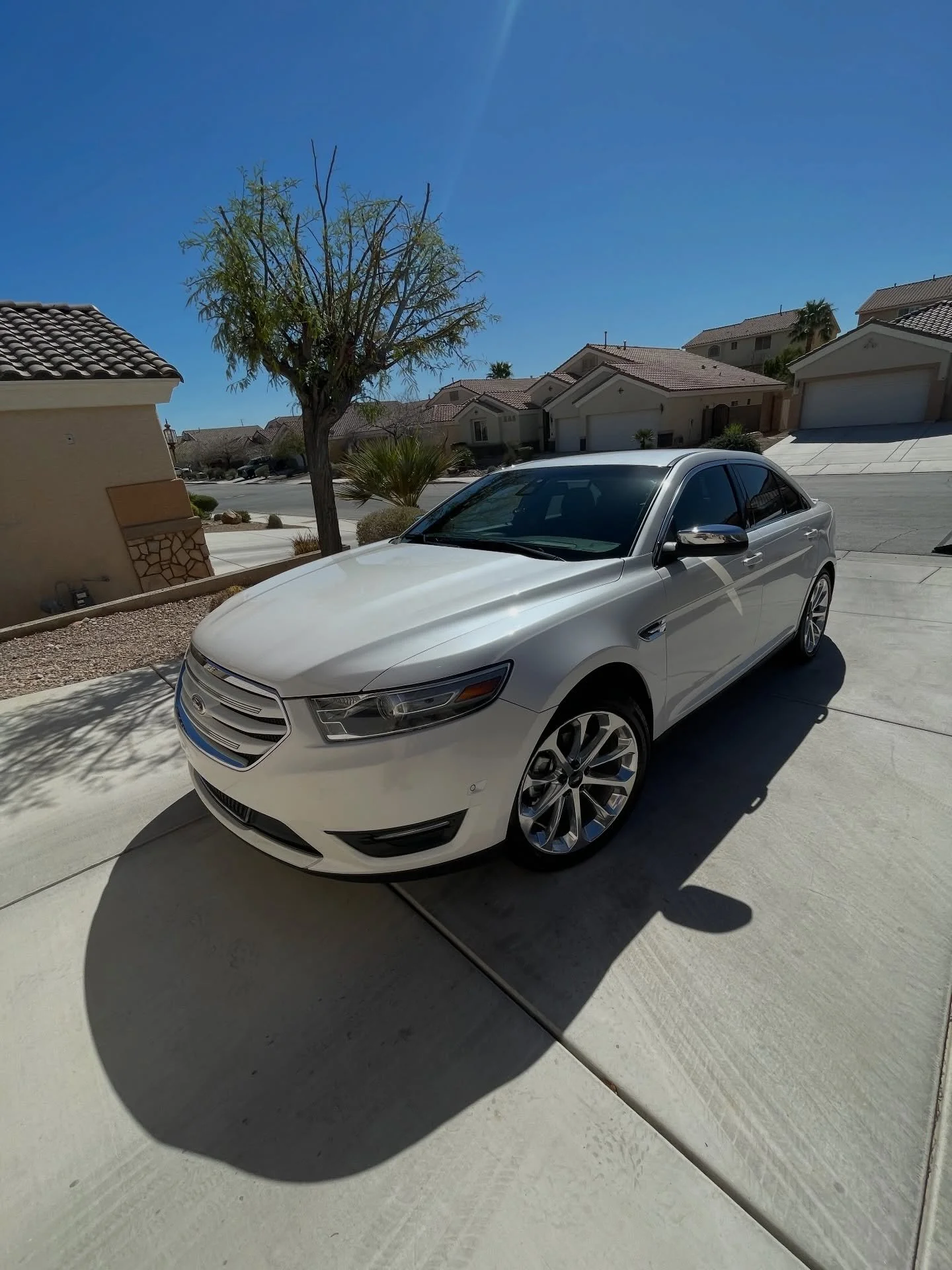 Ford Taurus full level 1 detail. Wash, clay, seal, lite interior cleaning. 🧼