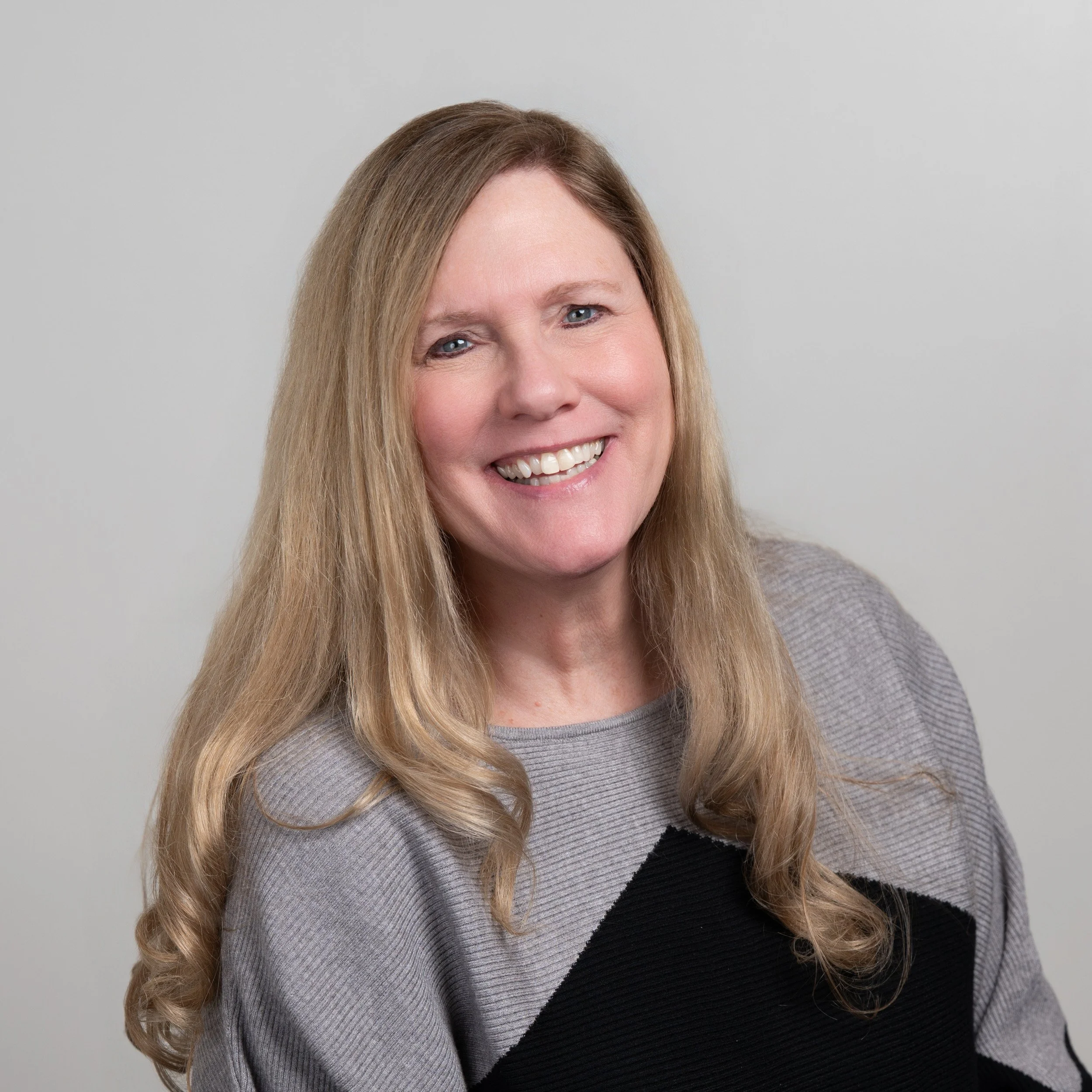 Marion Summers Headshot