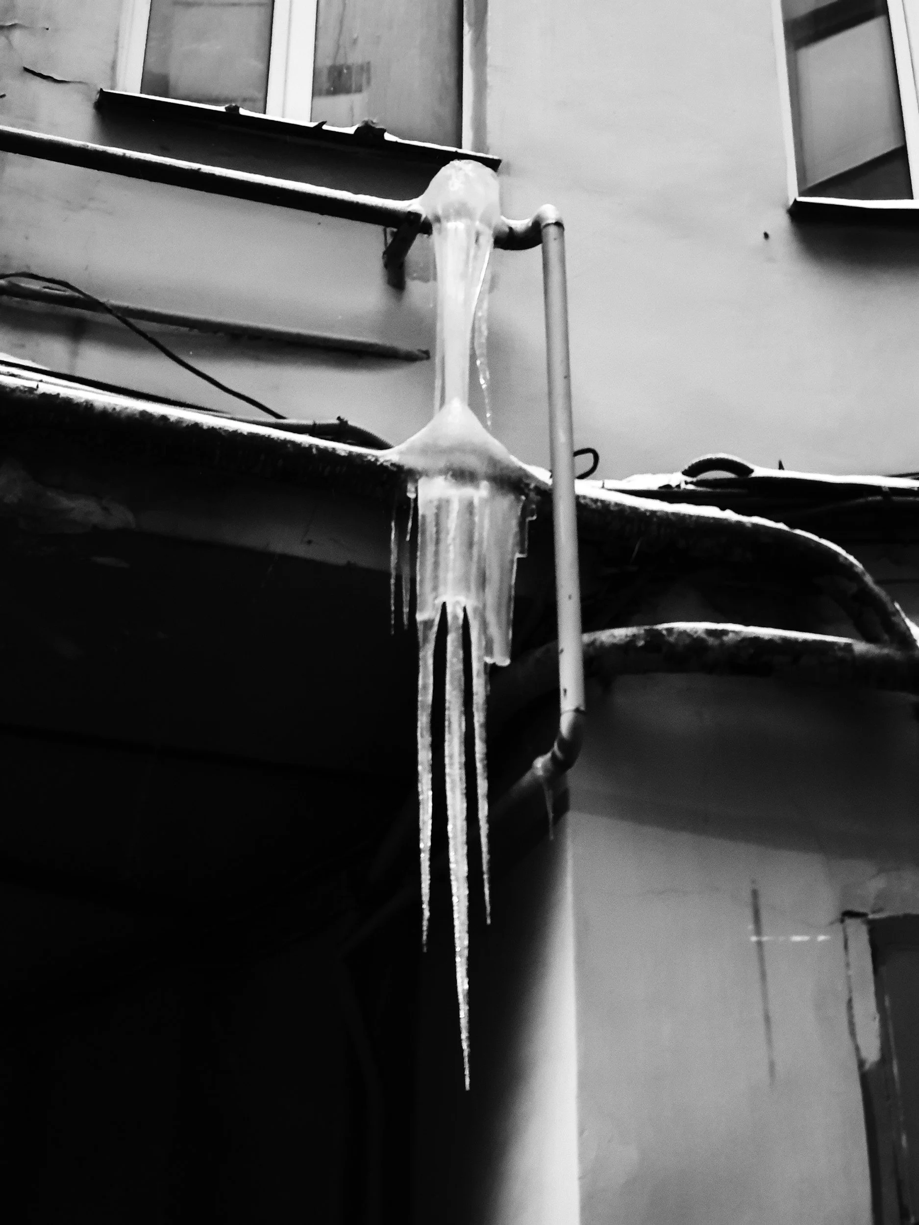 How to Prevent Frozen Pipes in NYC: Winter Plumbing Tips Every Homeowner Should Know