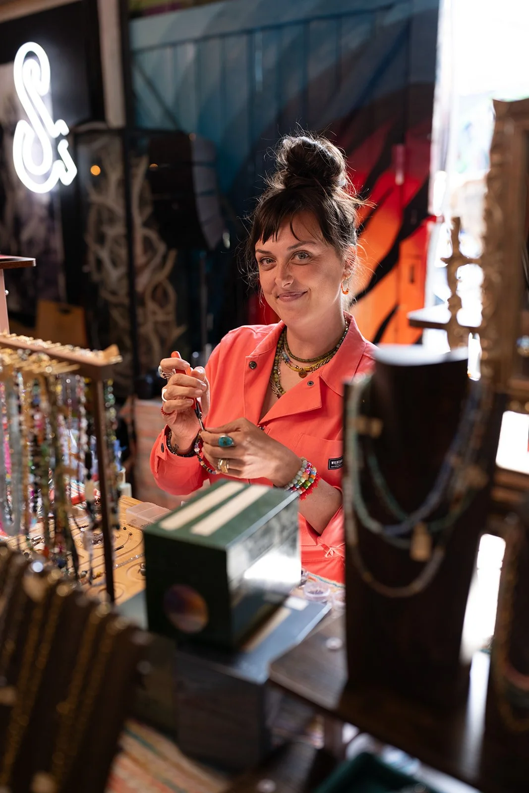 Onsite customization for pop-up jewelry vendor and personalization experiences at live events.