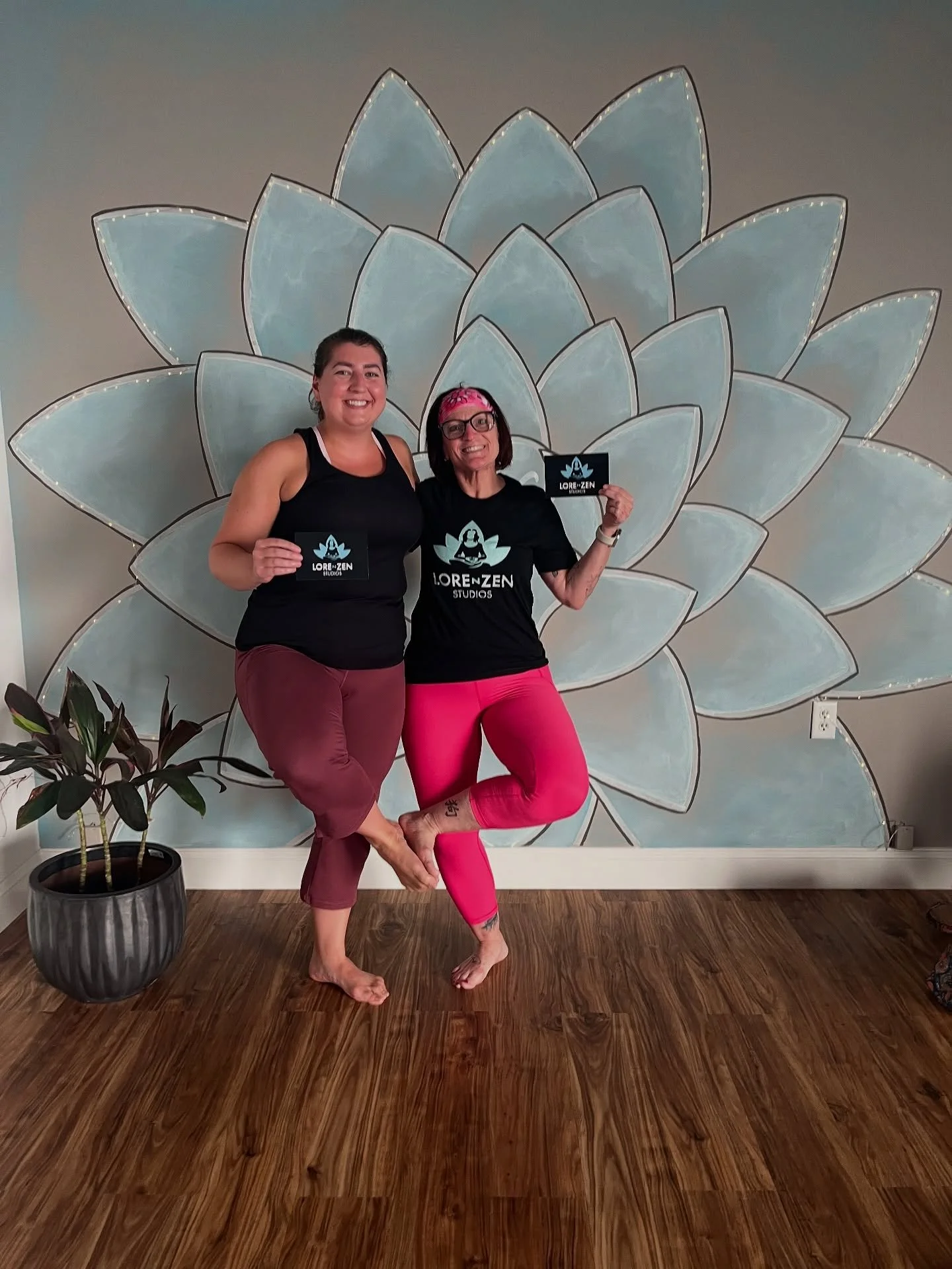 We have our first T-shirt winner! Candee was the first to have a friend bring in her “Be my guest” postcard! 🤗 Ashley brought such great energy to our studio! 🤩 Keep the postcards coming through September because on Oct 1 we will draw