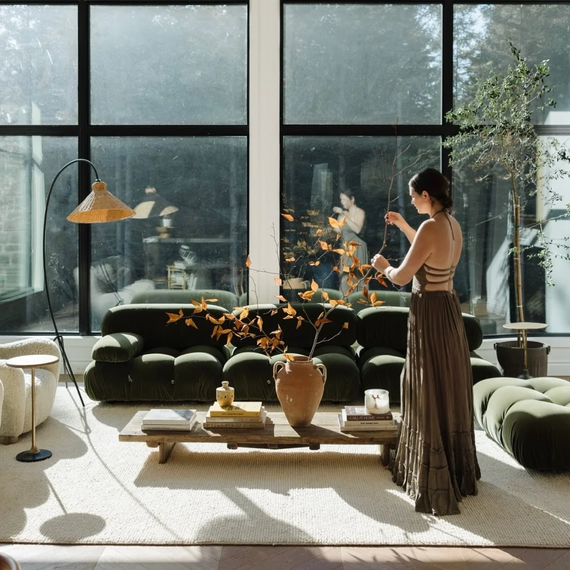 branch season and this autumn light is everything i needed today 🤎🍂🪾

interior design | decor | style | interior decorator | floral | design | interiores