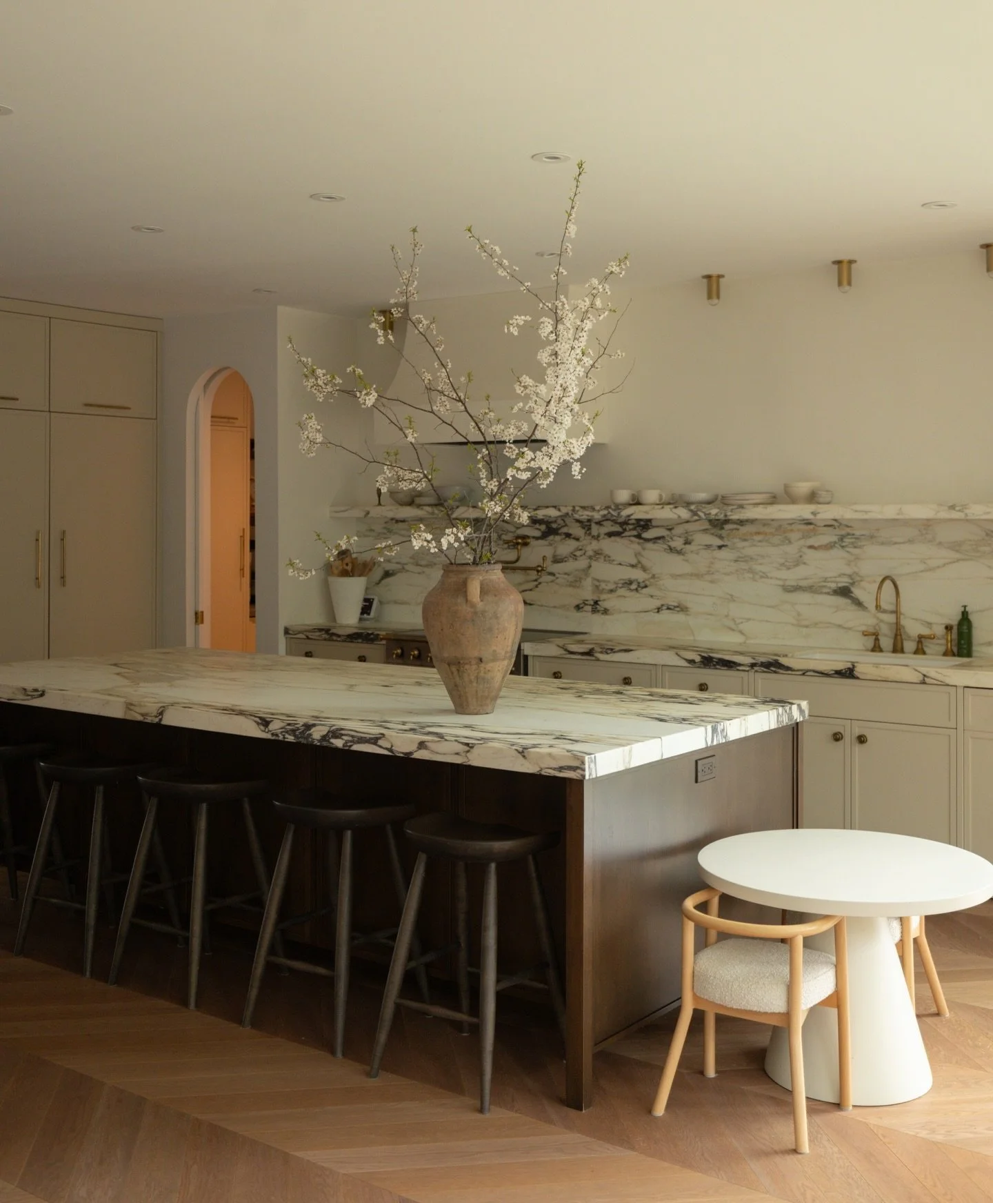 the kitchen at project nassagaweya just gets better and better ✨

📸: @23mediaco 

Interior Design Kitchen Design