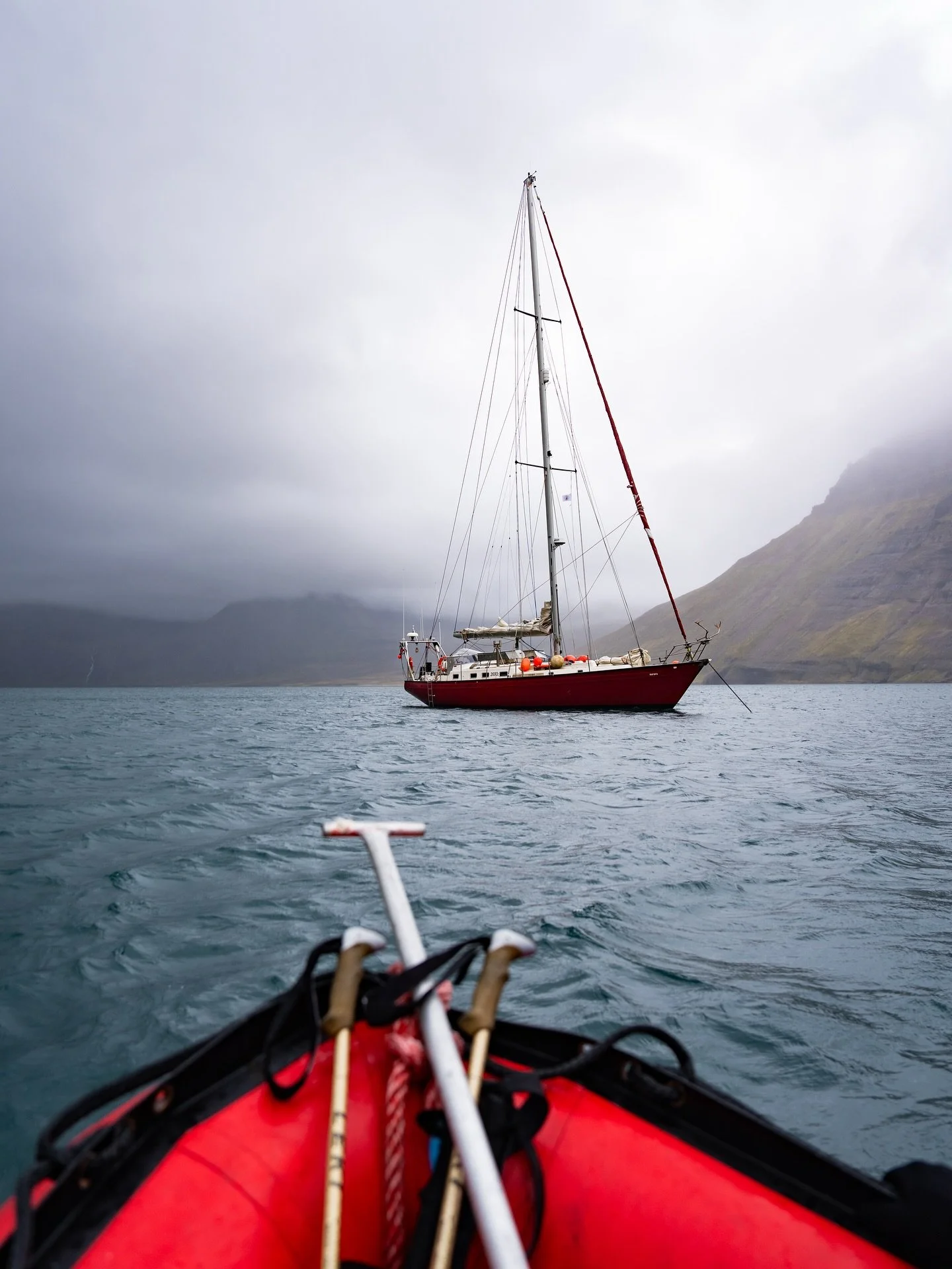 Three days in J&ouml;kulfir&eth;ir, the glacier fjords of Hornstrandir. Hiking the valleys, sailing the fjords and surrounded by nothing but wild nature ⛵️ 

Trip planned and organised by @vhf_aurora