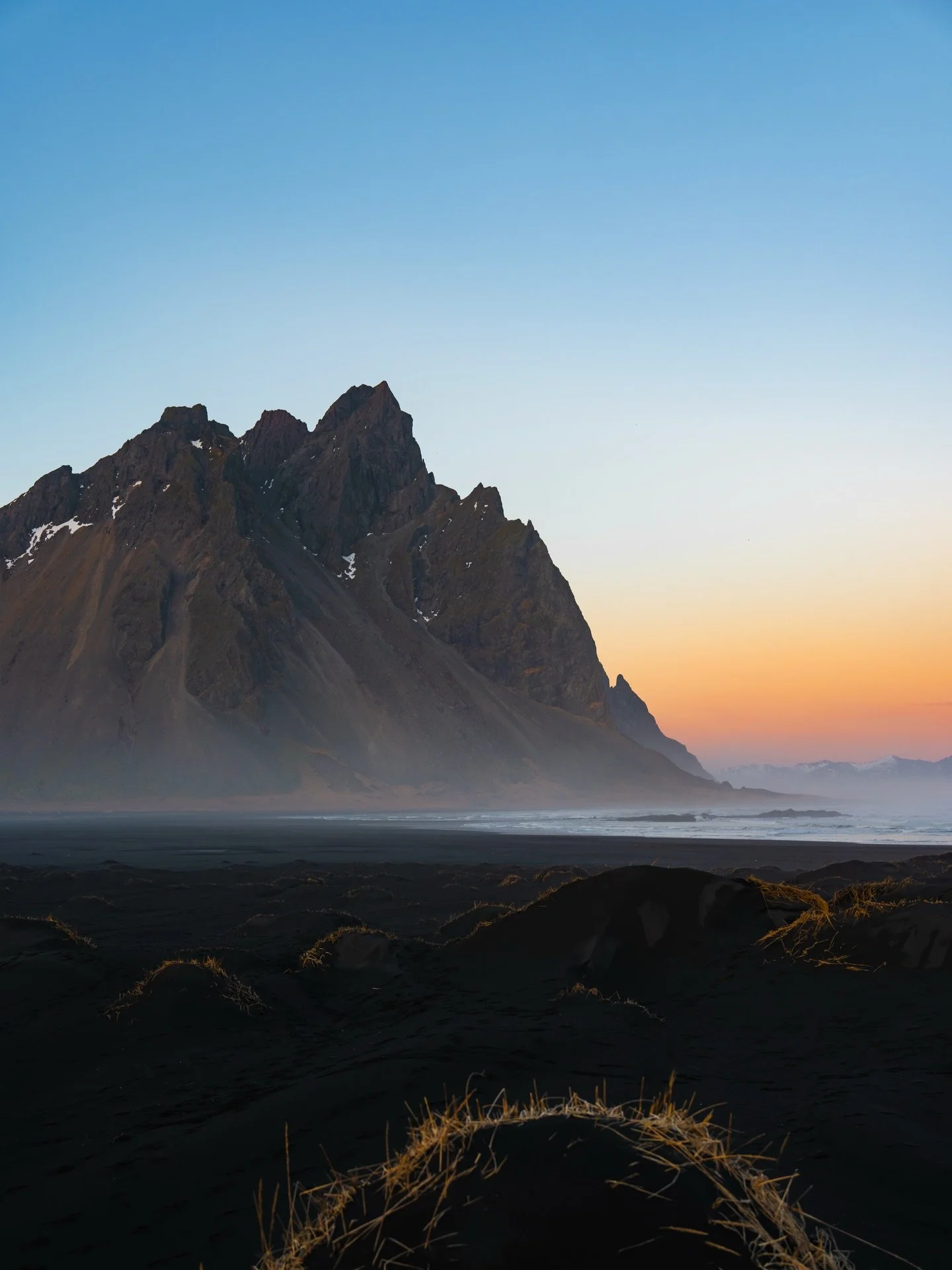 Mountains from Iceland 🏔️ Which one is your favourite?