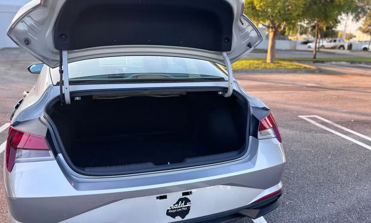 Hyundai Elantra 2021