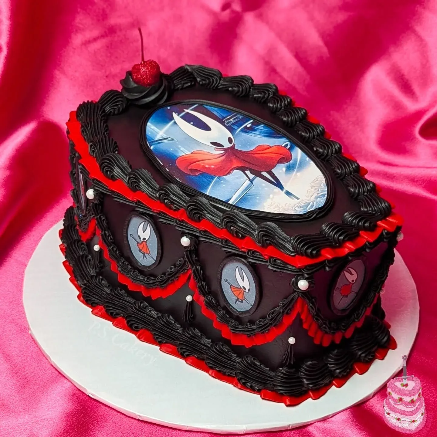 ❤️Now taking orders for Feb. 2026🖤 Link in bio to place an order! 

I've been holding onto this cake photo set for too long!!!!!! I honestly am 75 hours into Hollow Knight (the first one) and was wanting to finish it before posting this... No partic