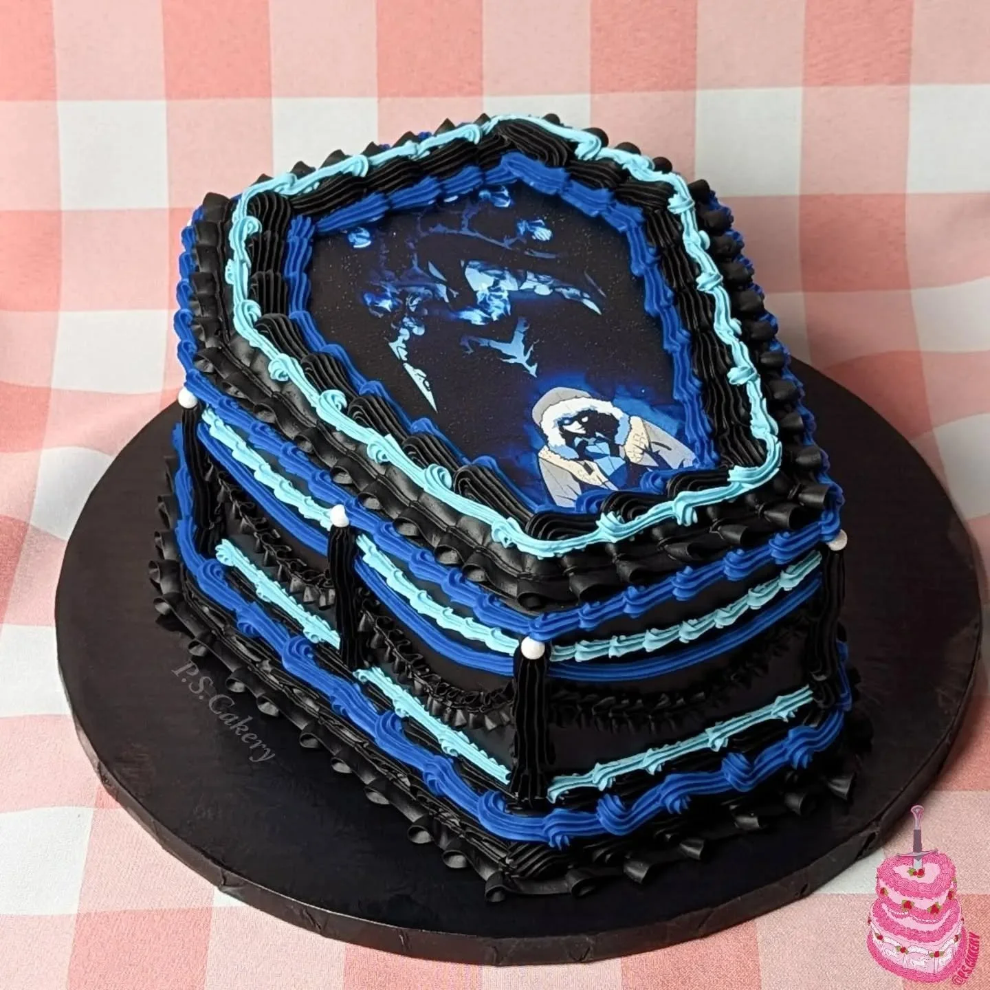 💙𝔸𝕣𝕚𝕤𝕖🩵 Thank you so much to @cakebonofficial for sending me my favorite 12" black cake drums!!!! These come in so clutch when I want a sturdy dependable cake drum underneath any of my cakes!! Also they come in black which is perfect, som