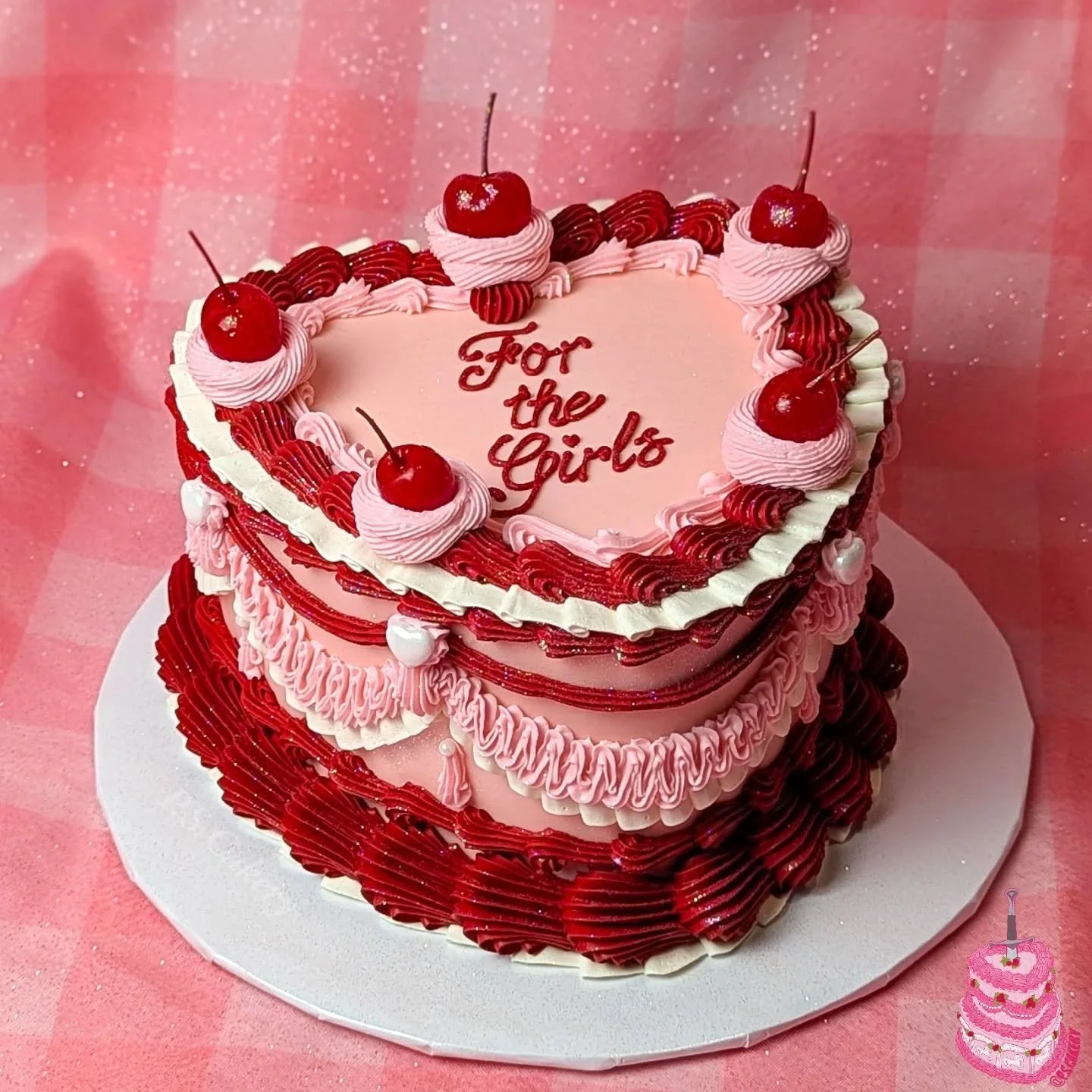 P.S.Cakery is now taking orders for April 2026, link in bio 💋

I can't believe February has come and gone, I was so busy this month I didn't even have a chance to post any Valentine's day content. So expect a few pink and red cakes from this past mo