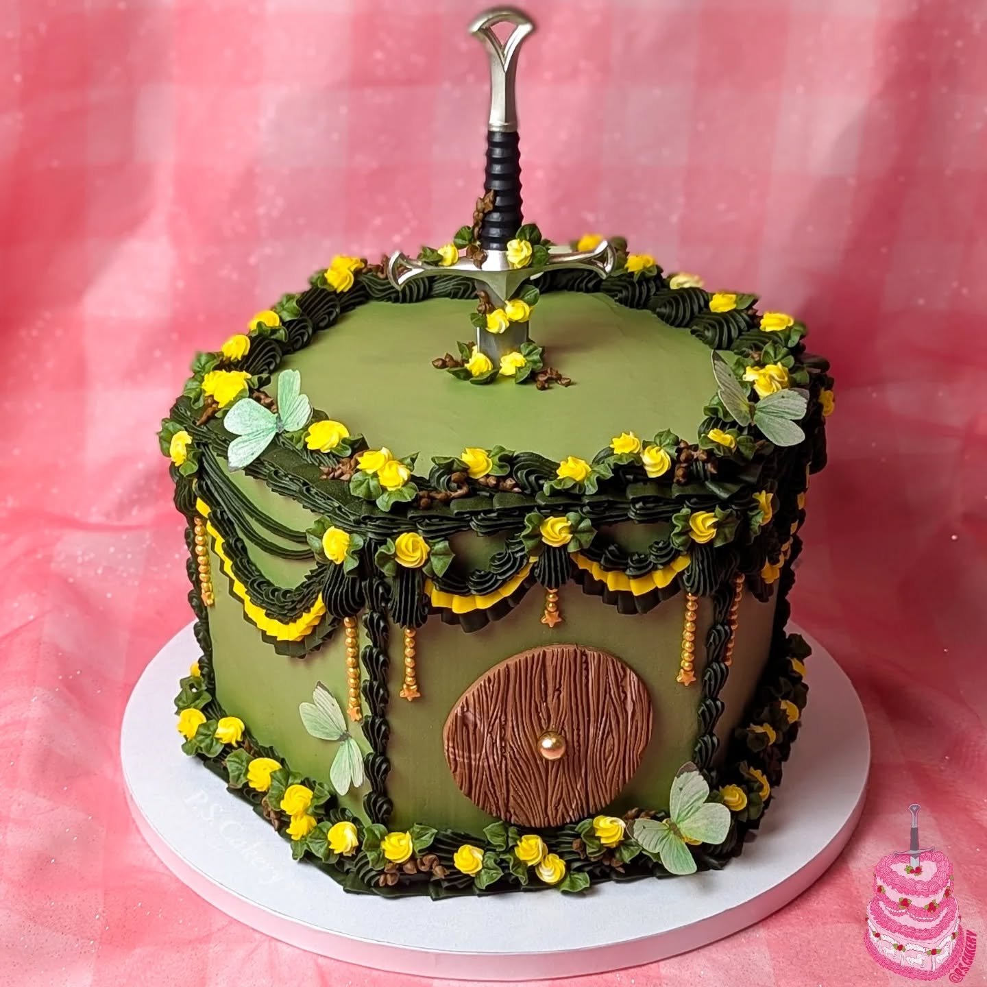 This is exactly what I want my future house to look like 💚🗡️✨🦋🌿

⭐⭐⭐Reminder, still taking regular orders for the remaining second half of April, as well as taking preorders for my discounted bento and treat box Easter weekend sale! Link in bio f