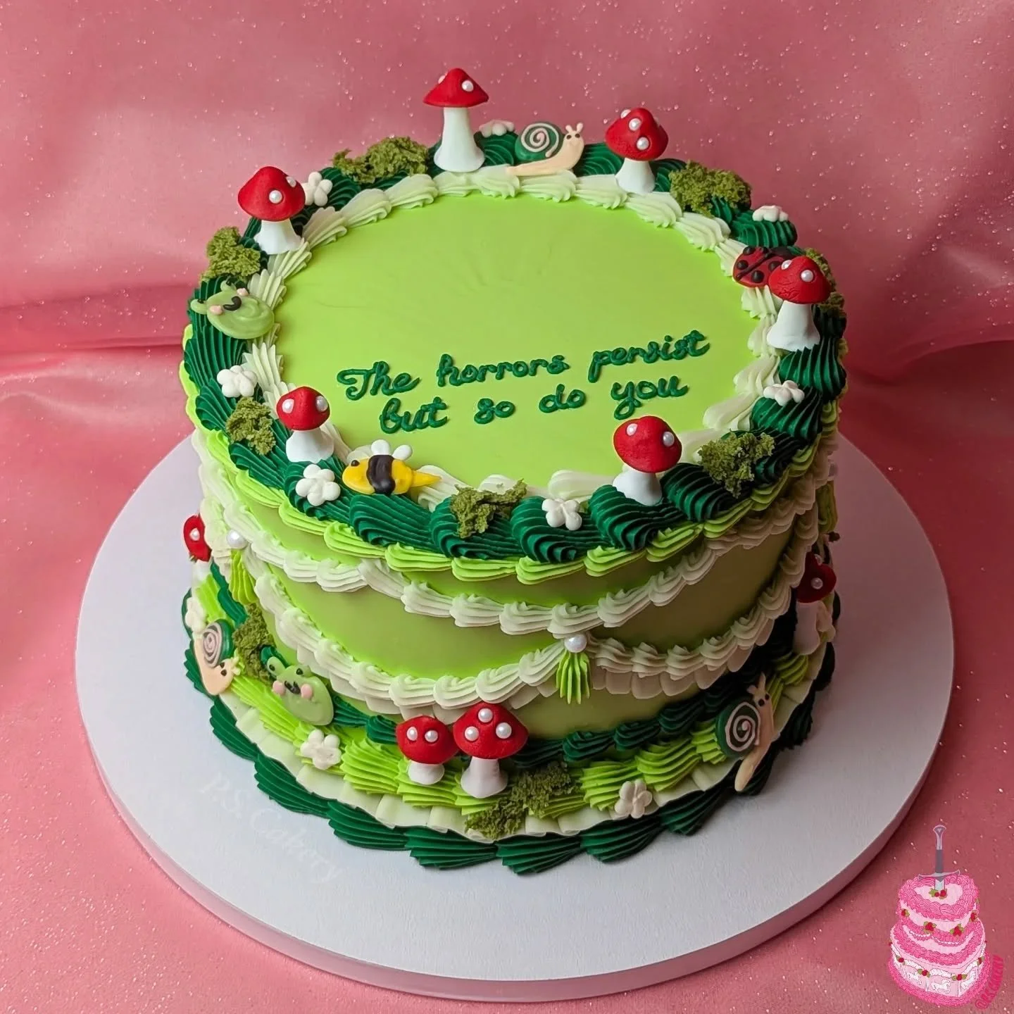 🌿🍄🐸🐌🐝🌱🐞

Thank you to my client for trusting me with this design!! There's a big blank spot on top for a cake topper per my clients request. Everything is 100% edible except for a couple tooth picks inside the standing mushrooms on top. All th