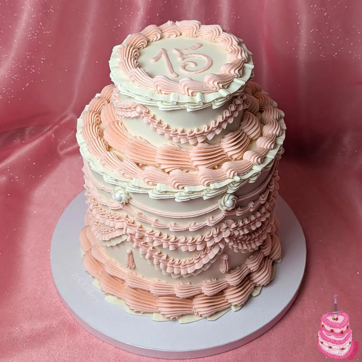 Cute white and pink mini tiered cake for a 15th birthday 🩷 (with an extra layer of cake on the bottom 6" tier!)

Mini tiered cakes are something I offer off my tiered cake menu! When you still want the vibe of a tiered cake (basically, a cake s