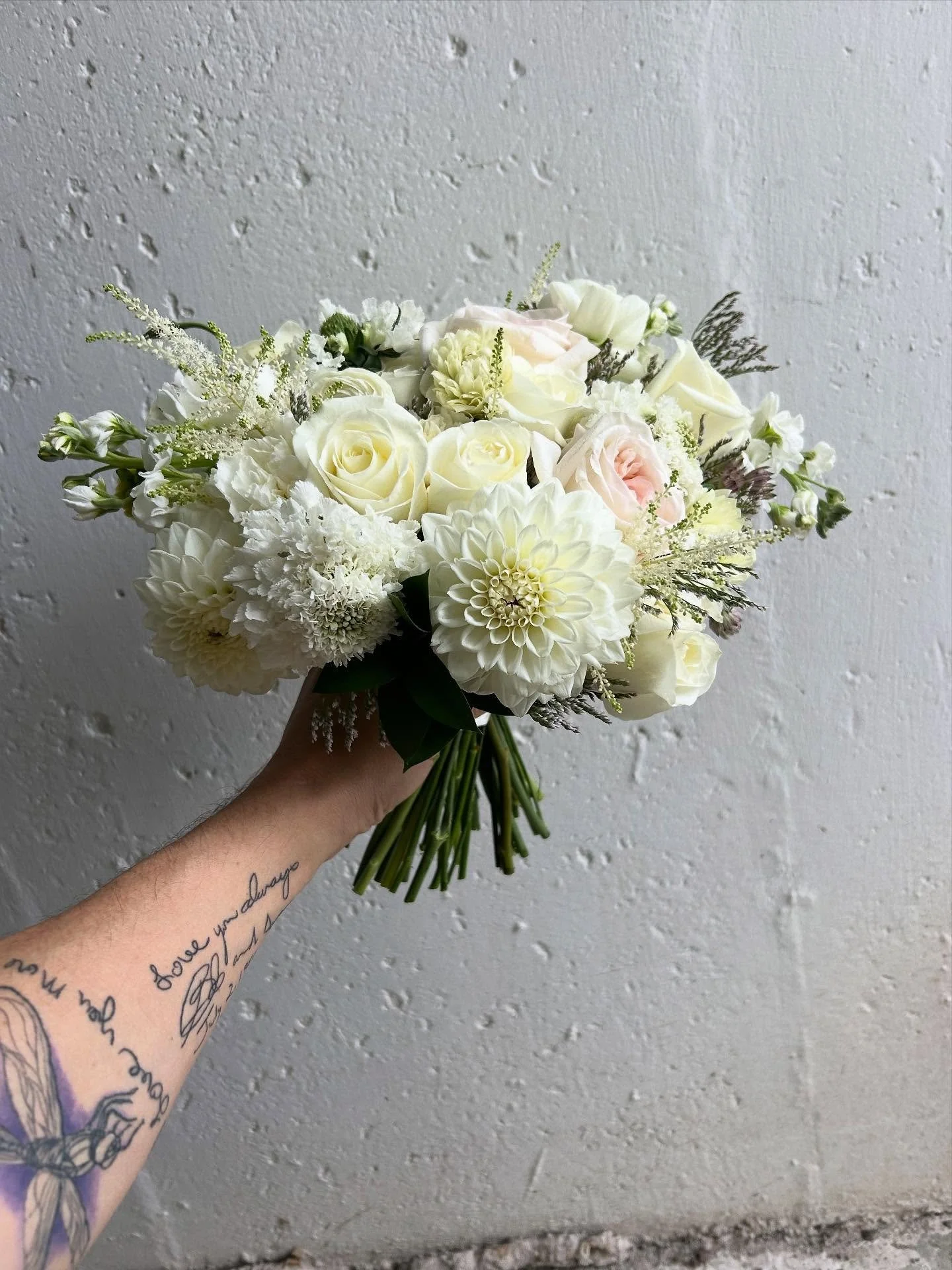 Flo and Jason&rsquo;s wedding day was wonderful! I can&rsquo;t wait to see the &ldquo;real&rdquo; photos and video! Until then, cell photos will do!

If you haven&rsquo;t checked out @calyxcreek add it to your list!!

#radfordfloraldesign #floraldesi