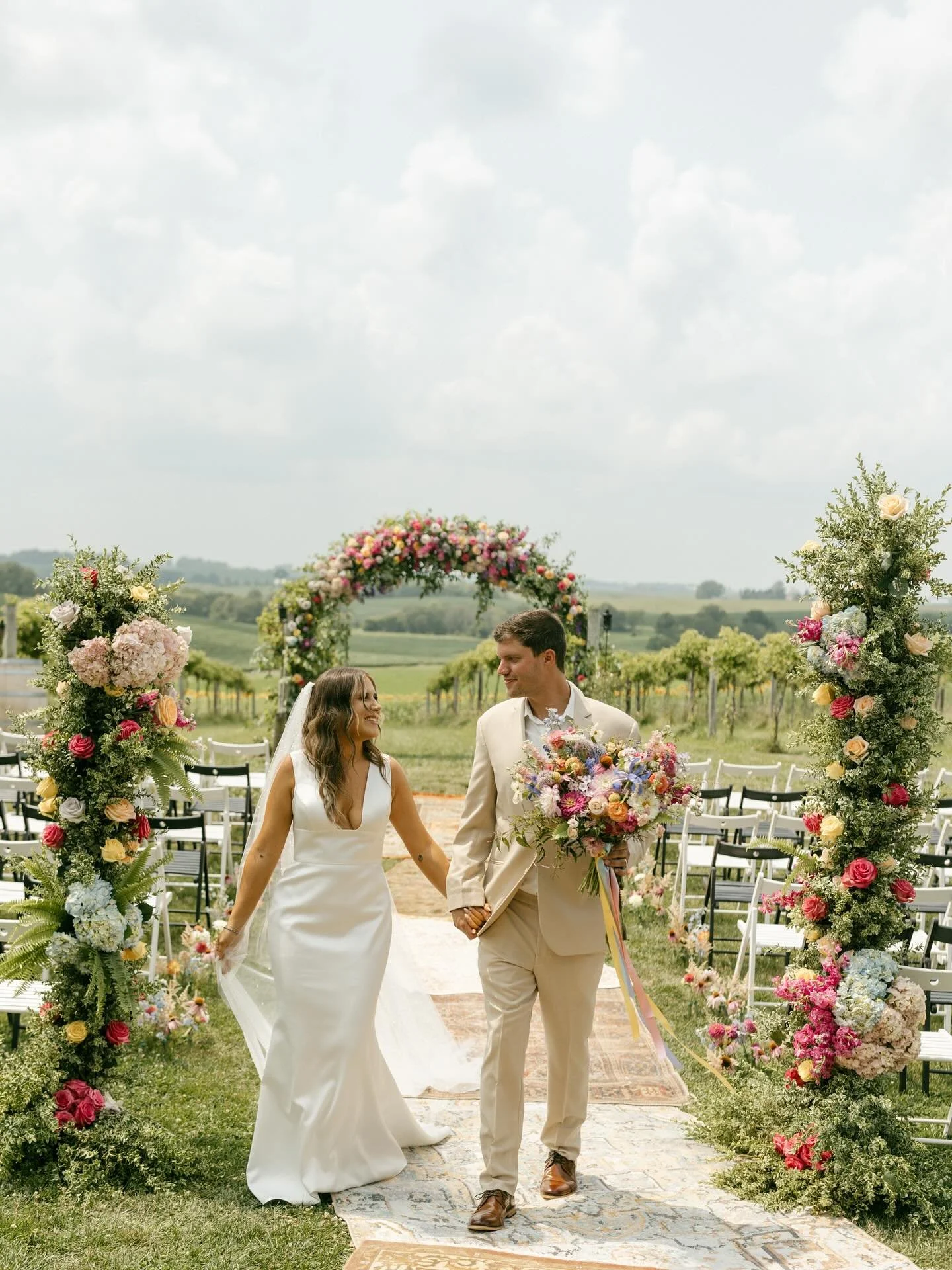 I know it is early to say it, but I&rsquo;m missing the warm summer days already!

#radfordfloraldesign #floraldesign #floraldesigner #florist #iowaflorist #gayflorist #weddingflorist #eventflorist #iowaweddingflorist #midwestflorist #weddingflowers 