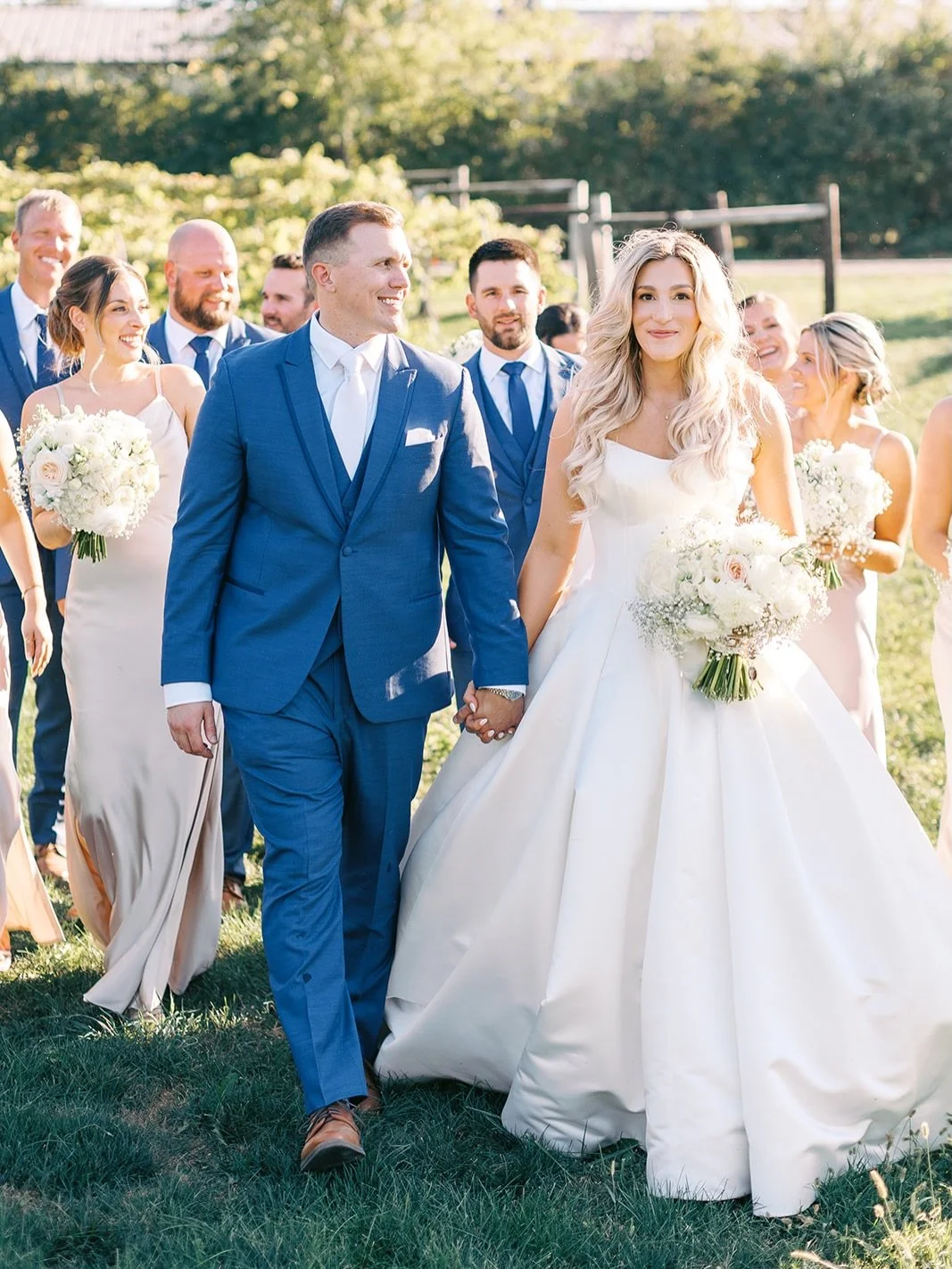 Gather your good people and create more good vibes!!

BTW- 2027 booking is open! 😊

#radfordfloraldesign #goodpeoplegoodvibes #2027weddingplanning #iowaweddingflorist #iowacitywedding 

Photo: @hunterberryphotography 
Venue: @walker.homestead 
Flora